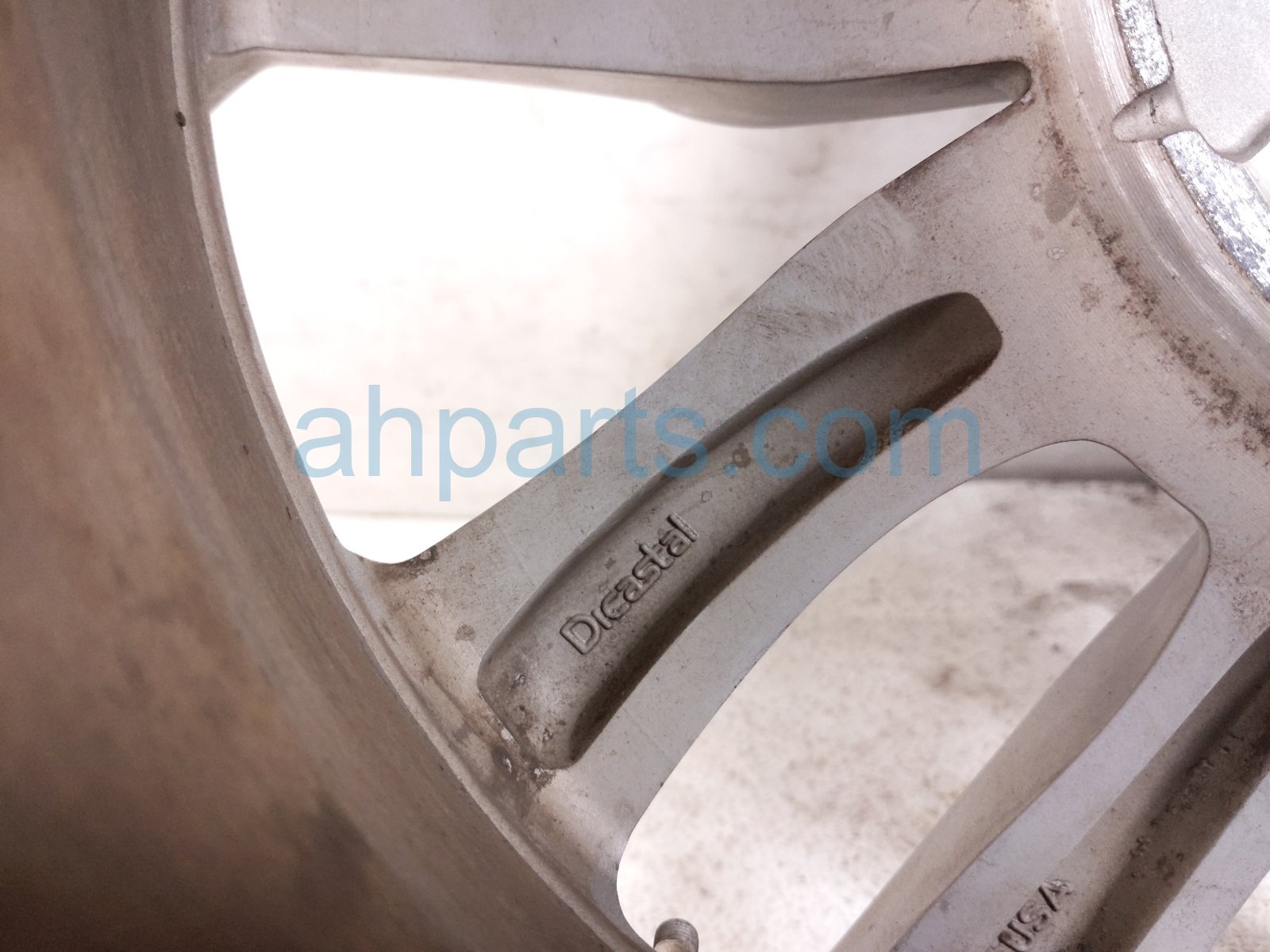 2022 Toyota Sienna Front Driver Wheel / Rim 42611 08200 Replacement 2022 Toyota Sienna Front Driver Wheel / Rim 42611 08200 Replacement thumbnail