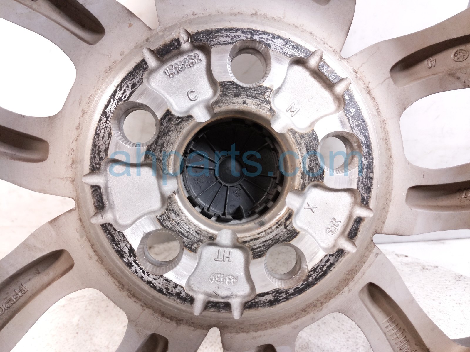 2022 Toyota Sienna Front Driver Wheel / Rim 42611 08200 Replacement 2022 Toyota Sienna Front Driver Wheel / Rim 42611 08200 Replacement thumbnail