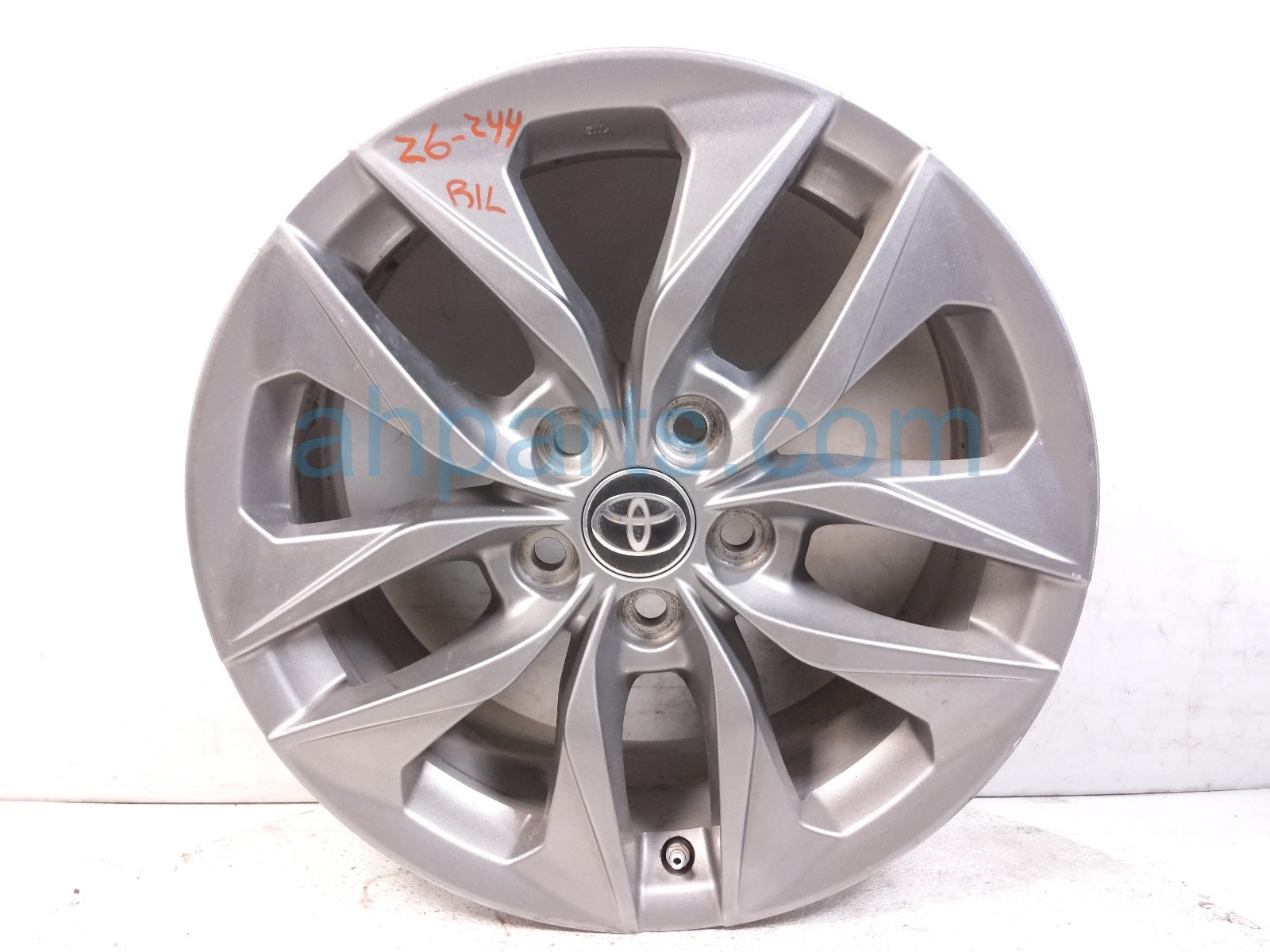Toyota RR/LH WHEEL / RIM Toyota RR/LH WHEEL / RIM