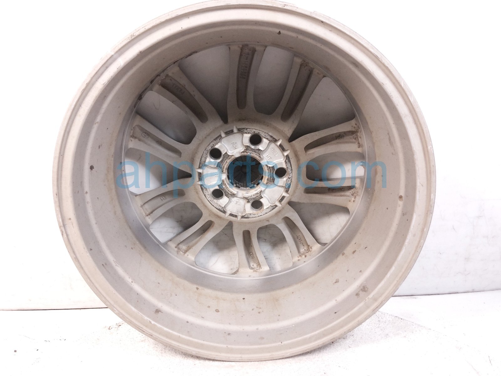 2022 Toyota Sienna Rear Driver Wheel / Rim 42611 08200 Replacement 2022 Toyota Sienna Rear Driver Wheel / Rim 42611 08200 Replacement thumbnail