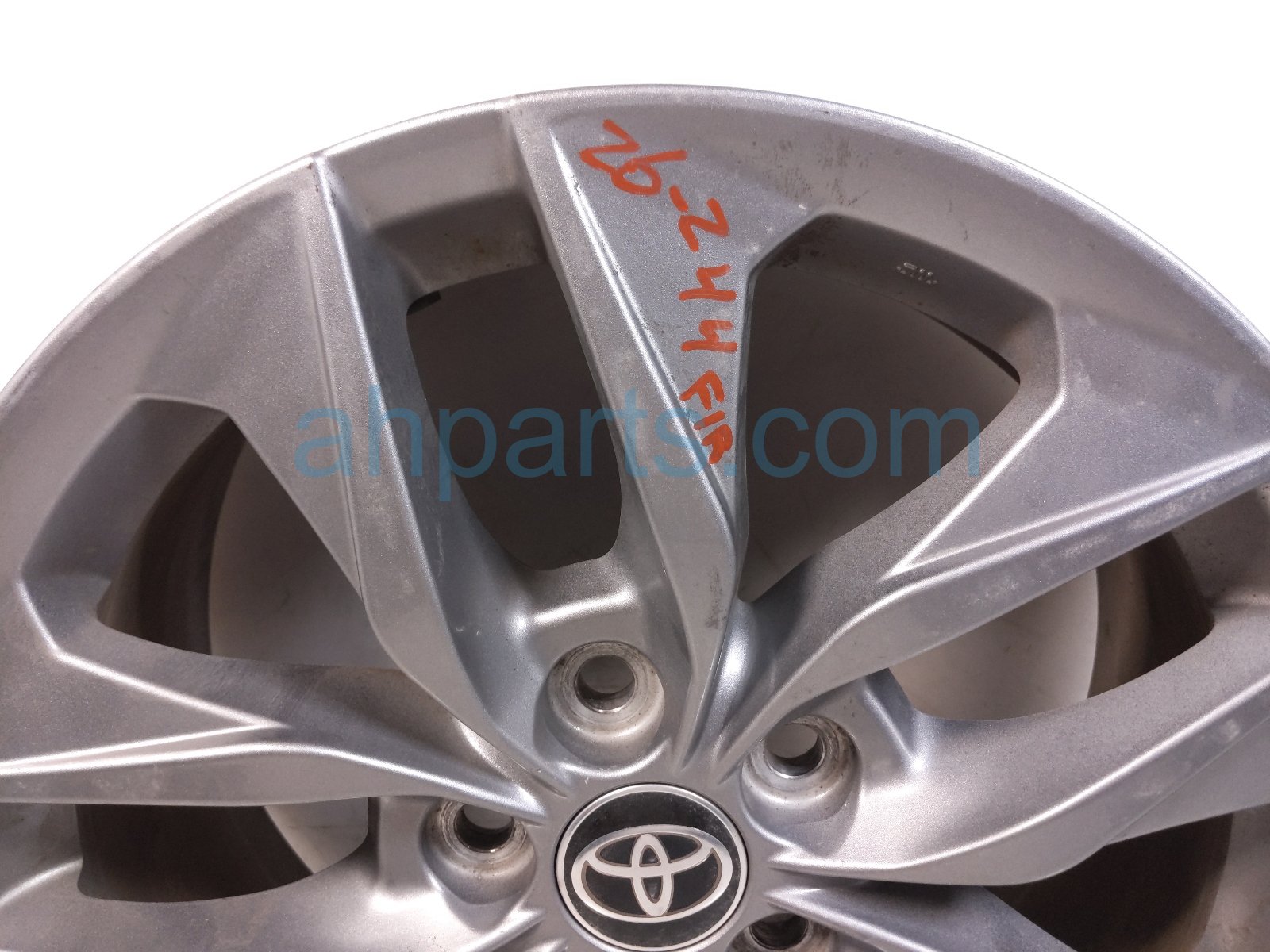 2022 Toyota Sienna Front Passenger Wheel / Rim 42611 08200 Replacement 2022 Toyota Sienna Front Passenger Wheel / Rim 42611 08200 Replacement thumbnail