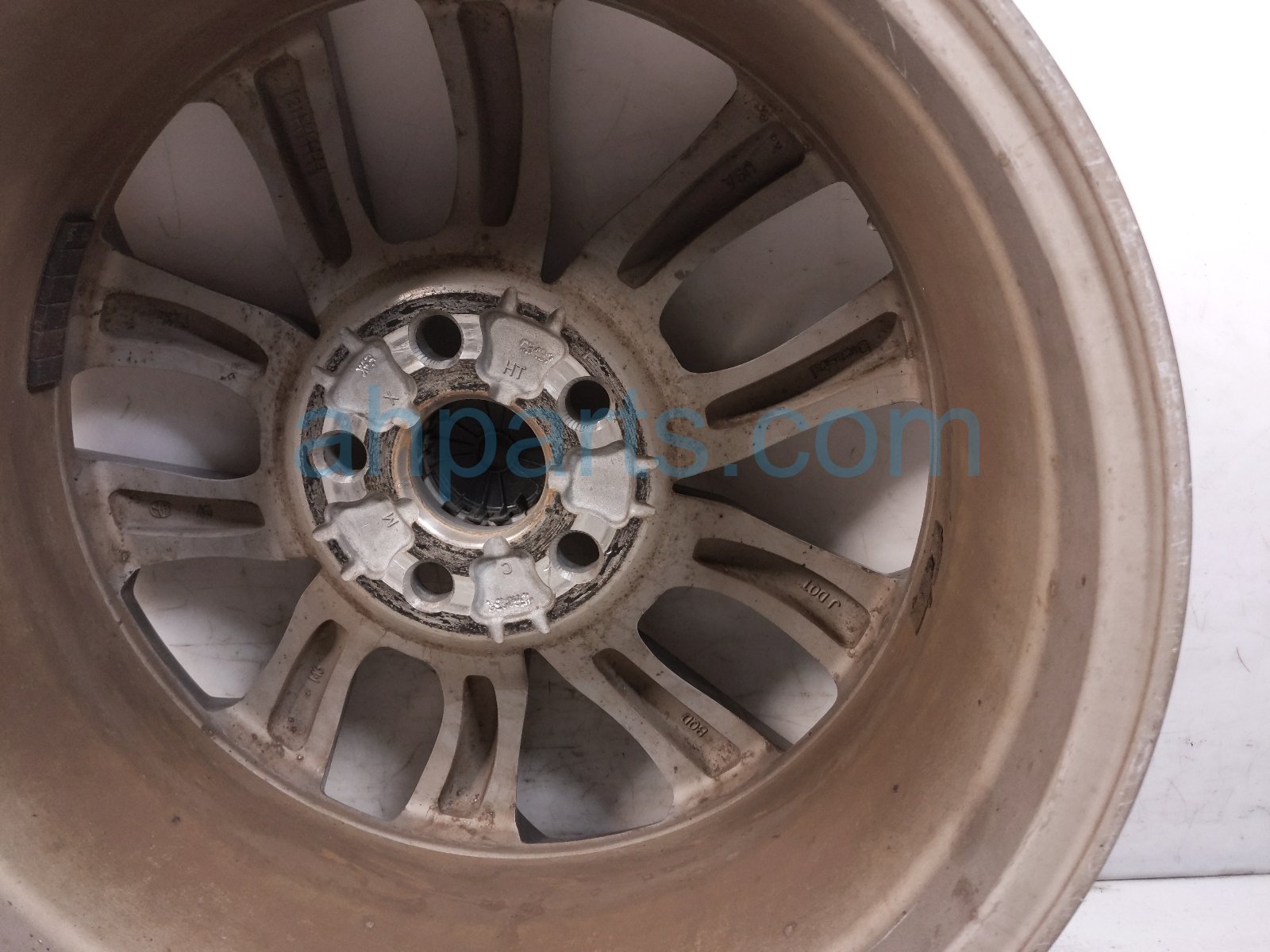 2022 Toyota Sienna Front Passenger Wheel / Rim 42611 08200 Replacement 2022 Toyota Sienna Front Passenger Wheel / Rim 42611 08200 Replacement thumbnail