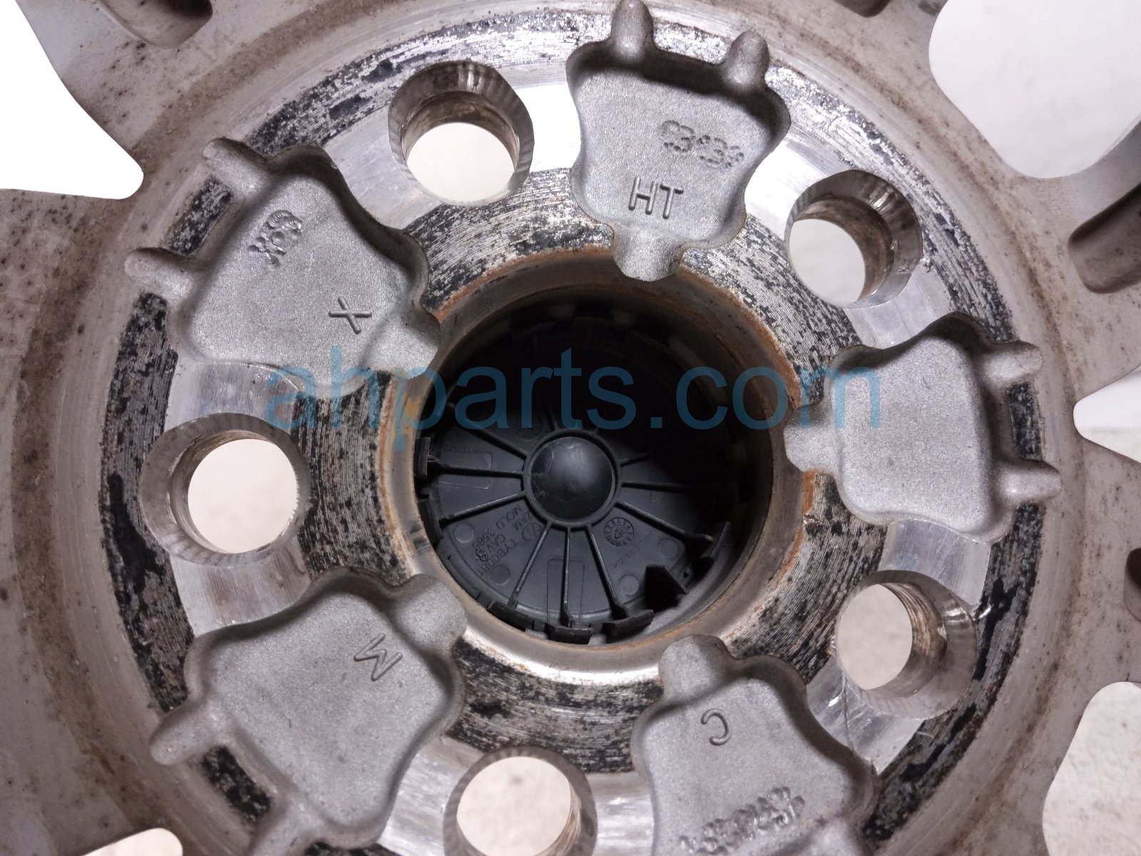 2022 Toyota Sienna Front Passenger Wheel / Rim 42611 08200 Replacement 2022 Toyota Sienna Front Passenger Wheel / Rim 42611 08200 Replacement thumbnail