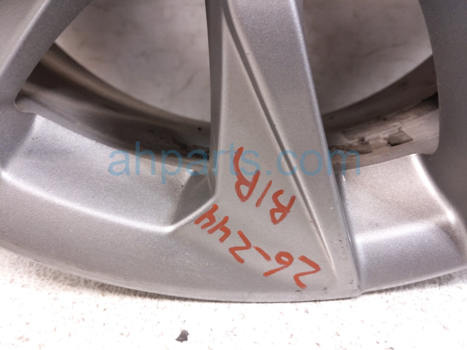 2022 Toyota Sienna Rear Passenger Wheel / Rim 42611 08200 Replacement 2022 Toyota Sienna Rear Passenger Wheel / Rim 42611 08200 Replacement thumbnail