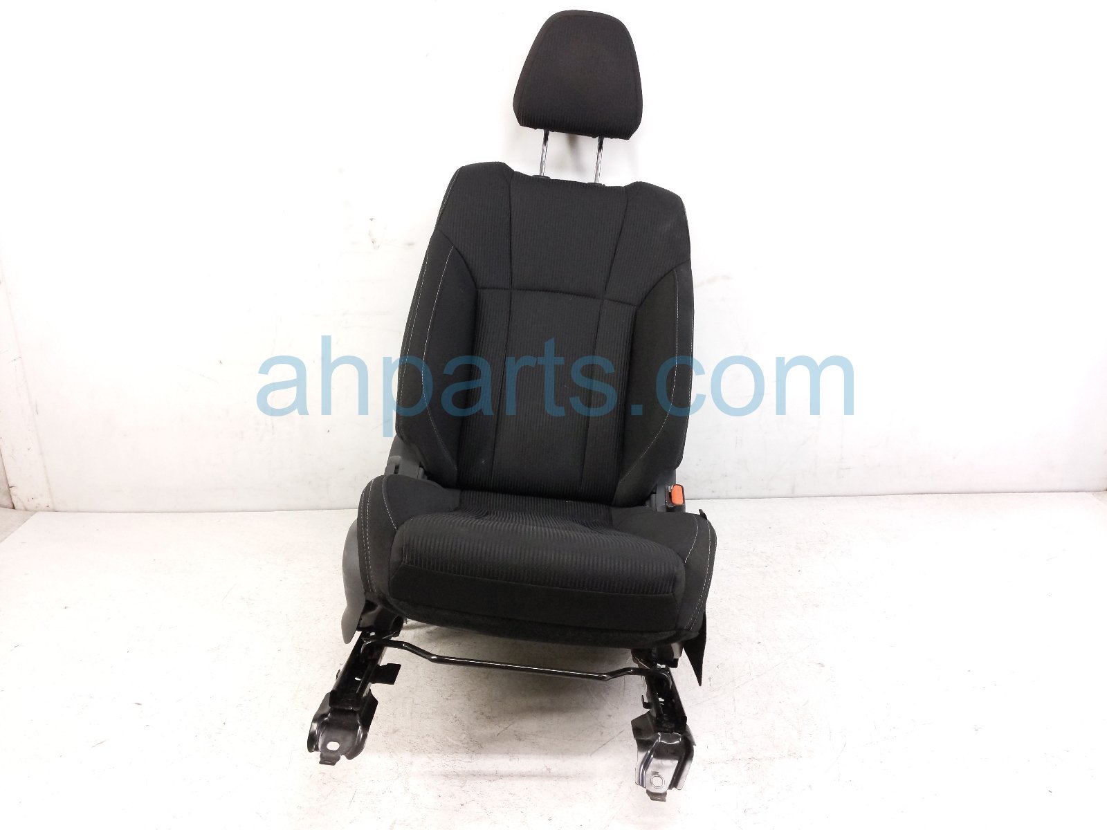 Subaru FR/RH SEAT - BLACK - W/ AIRBAG Subaru FR/RH SEAT - BLACK - W/ AIRBAG