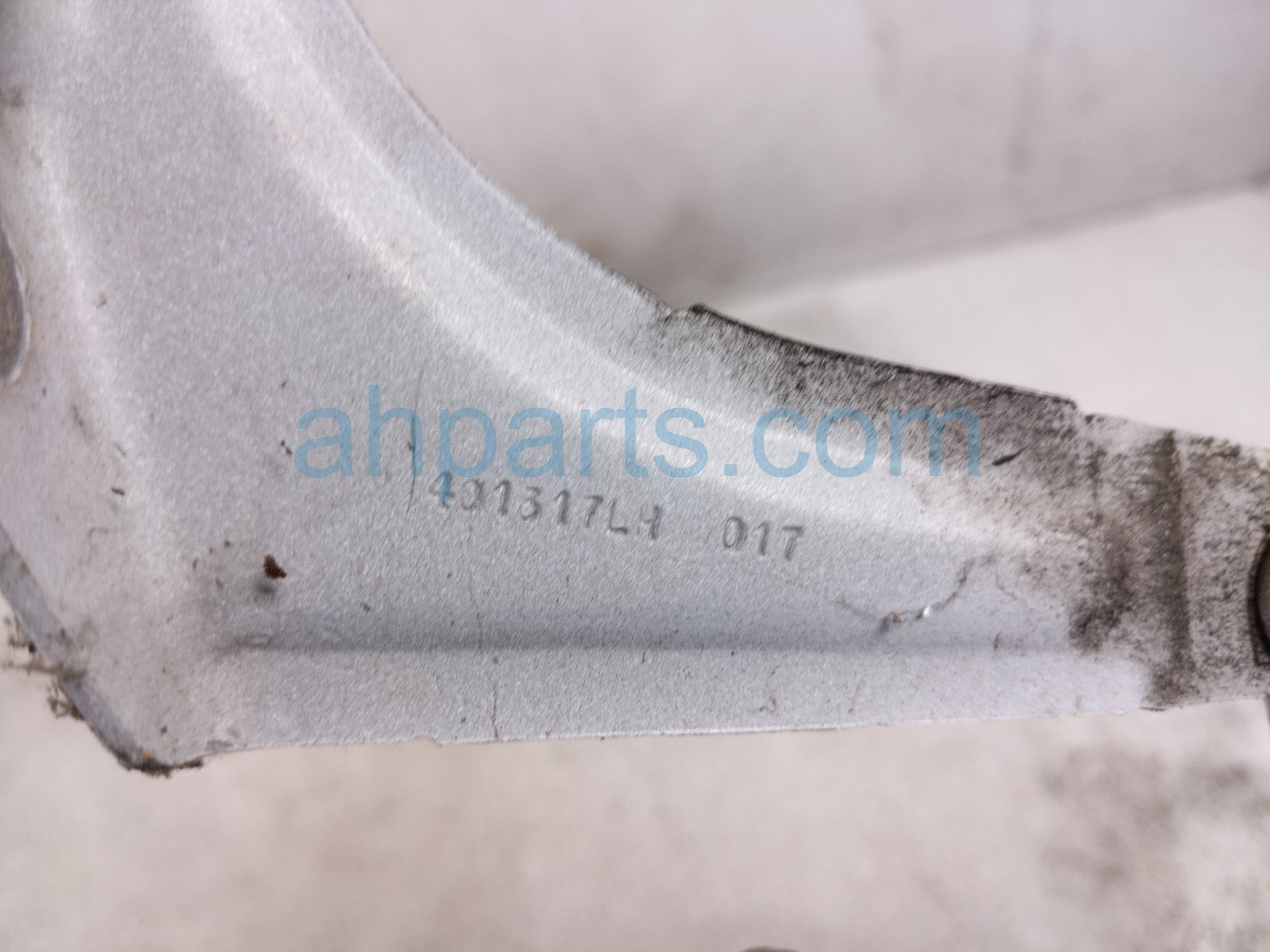 2020 Honda CR V Driver Hood Hinge White 60170 TLA A00ZZ Replacement 2020 Honda CR V Driver Hood Hinge White 60170 TLA A00ZZ Replacement thumbnail