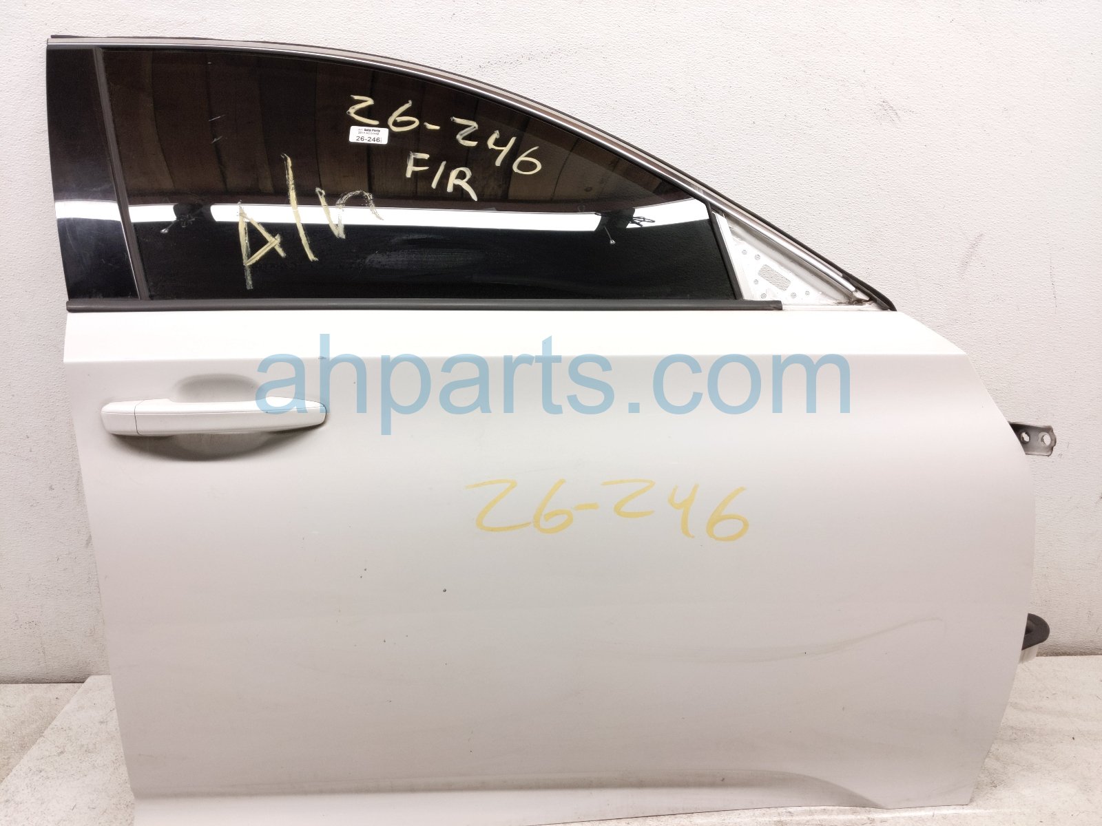 2019 Honda Accord Front Passenger Door White No Mirror/trim 67010 TVA 315ZZ Replacement 2019 Honda Accord Front Passenger Door White No Mirror/trim 67010 TVA 315ZZ Replacement thumbnail