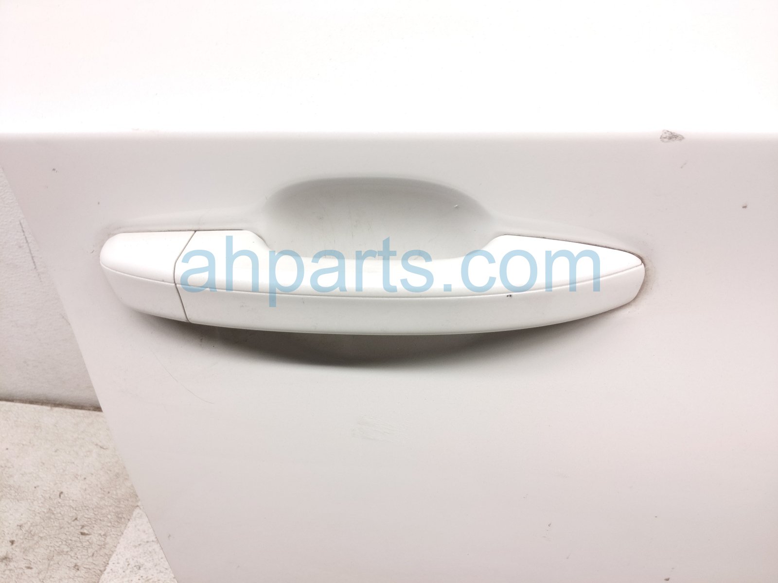 2019 Honda Accord Front Passenger Door White No Mirror/trim 67010 TVA 315ZZ Replacement 2019 Honda Accord Front Passenger Door White No Mirror/trim 67010 TVA 315ZZ Replacement thumbnail