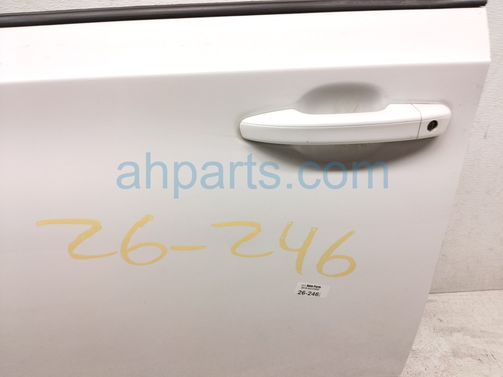 2019 Honda Accord Front Driver Door White No Mirror/trim 67050 TVA 315ZZ Replacement 2019 Honda Accord Front Driver Door White No Mirror/trim 67050 TVA 315ZZ Replacement thumbnail