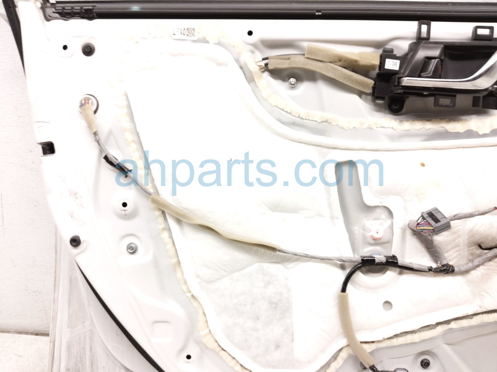 2019 Honda Accord Front Driver Door White No Mirror/trim 67050 TVA 315ZZ Replacement 2019 Honda Accord Front Driver Door White No Mirror/trim 67050 TVA 315ZZ Replacement thumbnail