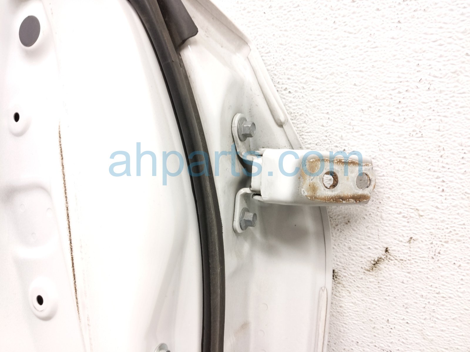 2019 Honda Accord Front Driver Door White No Mirror/trim 67050 TVA 315ZZ Replacement 2019 Honda Accord Front Driver Door White No Mirror/trim 67050 TVA 315ZZ Replacement thumbnail