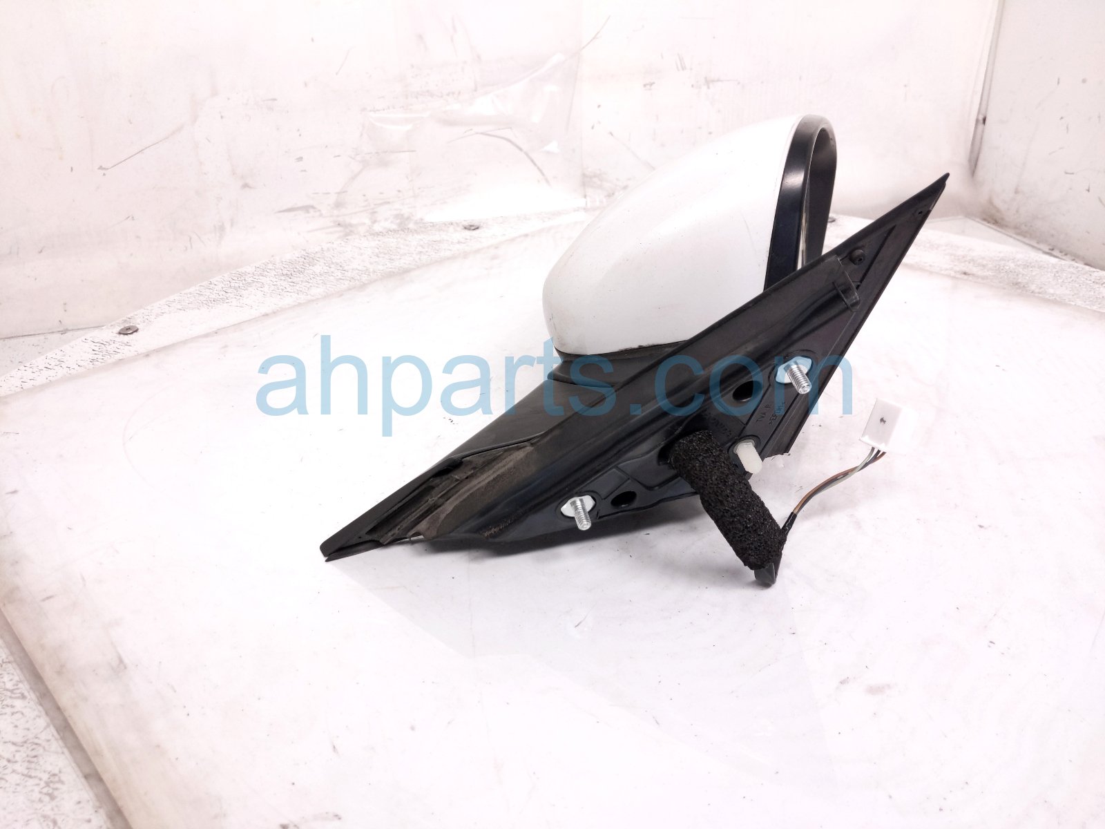 2019 Honda Accord Rear Passenger Side View Mirror White 76208 TVA A02 Replacement 2019 Honda Accord Rear Passenger Side View Mirror White 76208 TVA A02 Replacement thumbnail