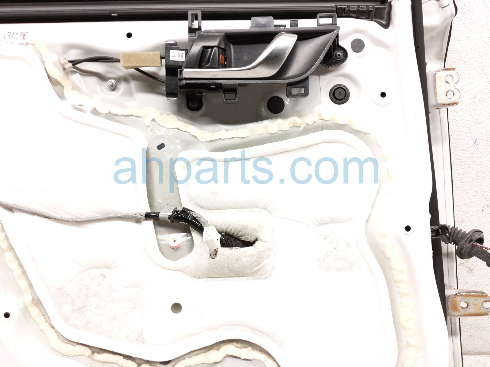 2019 Honda Accord Rear Driver Door White No Inside Trim 67550 TVA 325ZZ Replacement 2019 Honda Accord Rear Driver Door White No Inside Trim 67550 TVA 325ZZ Replacement thumbnail