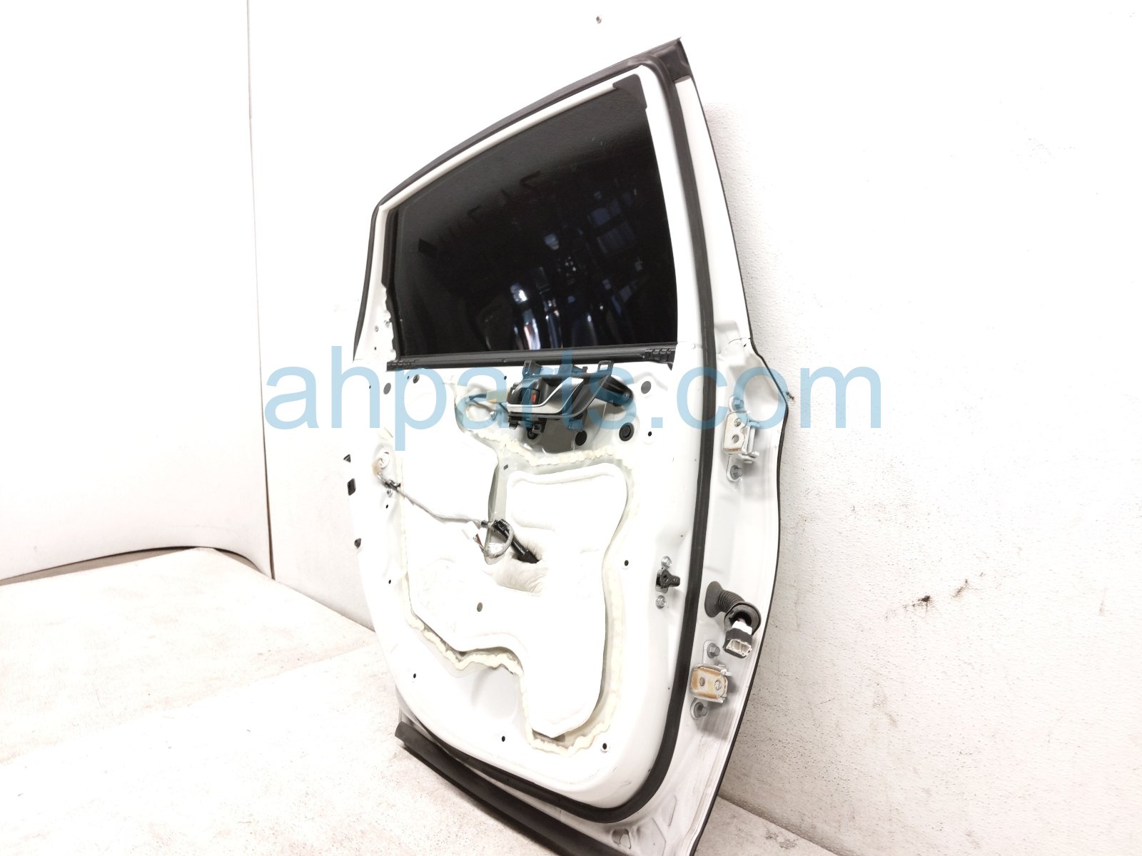 2019 Honda Accord Rear Driver Door White No Inside Trim 67550 TVA 325ZZ Replacement 2019 Honda Accord Rear Driver Door White No Inside Trim 67550 TVA 325ZZ Replacement thumbnail