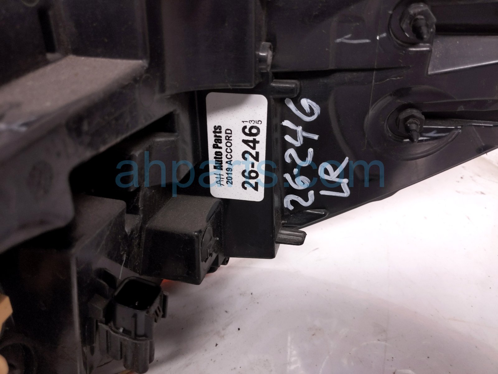 2019 Honda Accord Light / Rear Driver Tail Lamp (on Body) 33550 TVA A01 Replacement 2019 Honda Accord Light / Rear Driver Tail Lamp (on Body) 33550 TVA A01 Replacement thumbnail