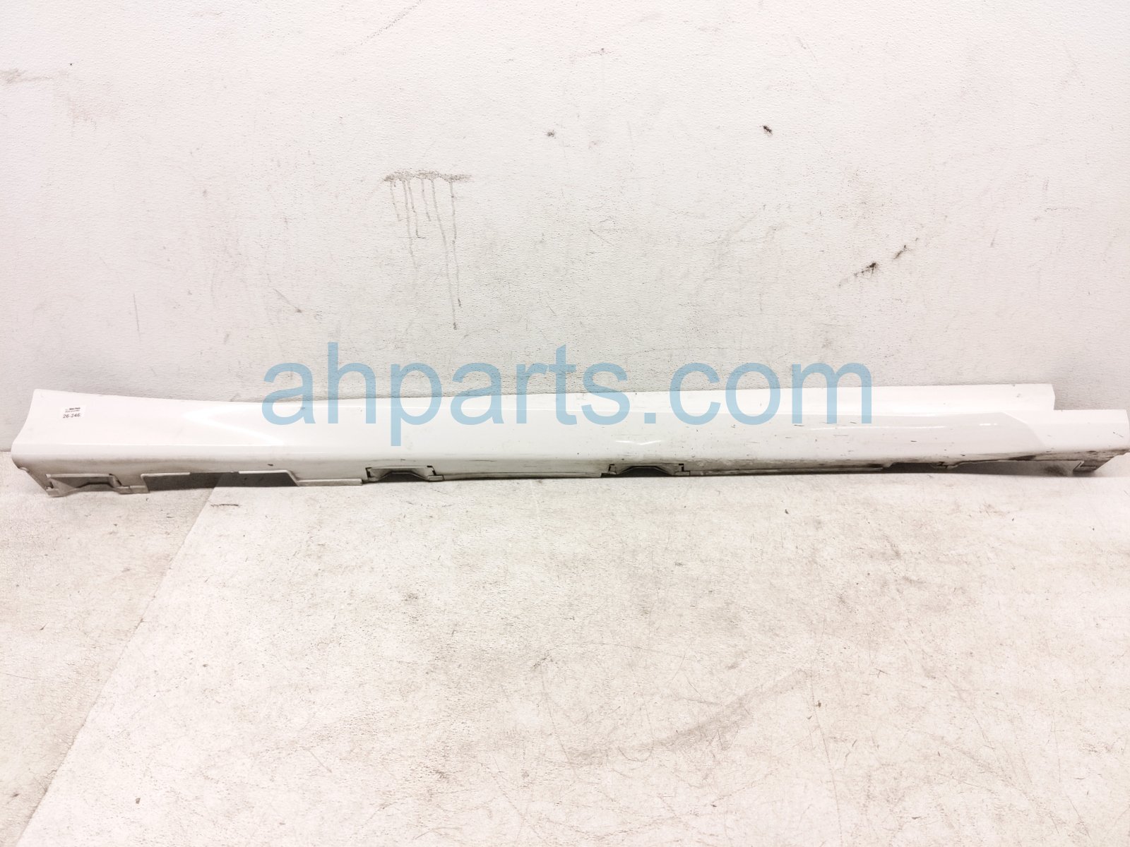 Honda RH SIDE SKIRT / MOLDING - WHITE SPRT