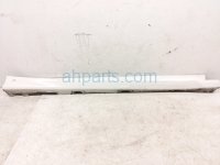 Honda RH SIDE SKIRT / MOLDING - WHITE SPRT Honda RH SIDE SKIRT / MOLDING - WHITE SPRT