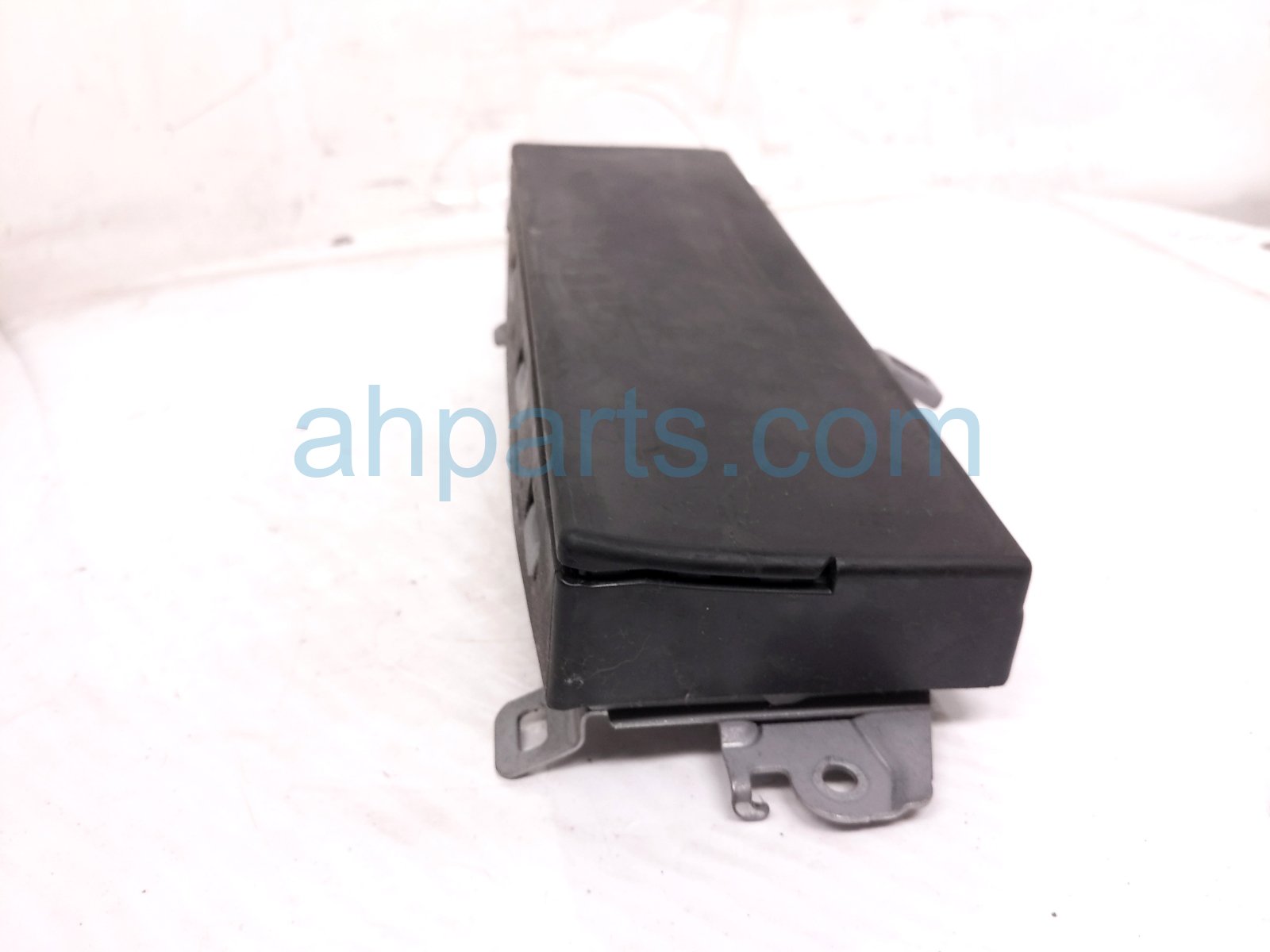 2019 Honda Accord Airbag Passenger Knee Air Bag 78960 TVA A81 Replacement 2019 Honda Accord Airbag Passenger Knee Air Bag 78960 TVA A81 Replacement thumbnail