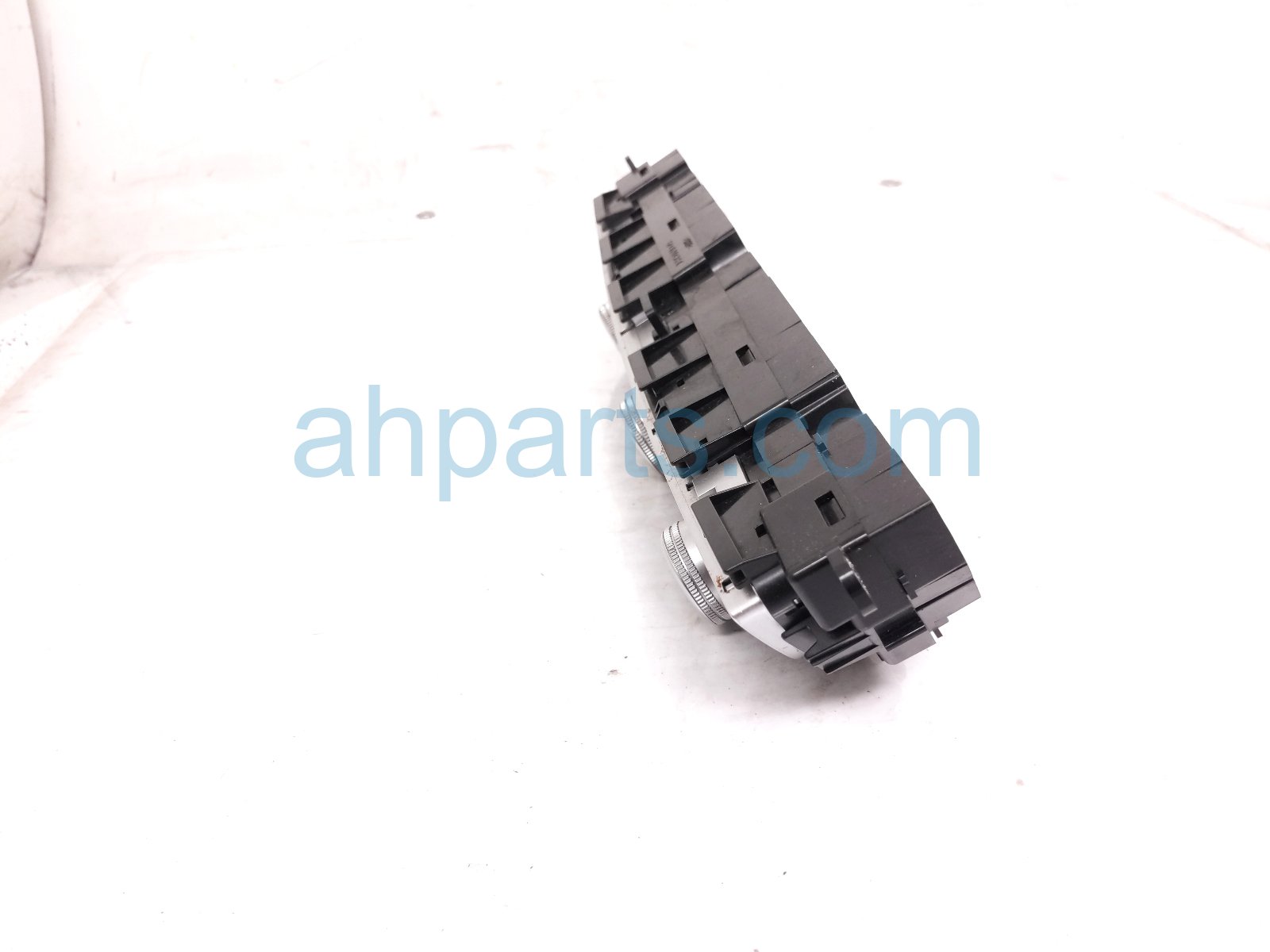 2019 Honda Accord Temperature Climate Heater/ac Control(on Dash) 79610 TVA A31ZA Replacement 2019 Honda Accord Temperature Climate Heater/ac Control(on Dash) 79610 TVA A31ZA Replacement thumbnail