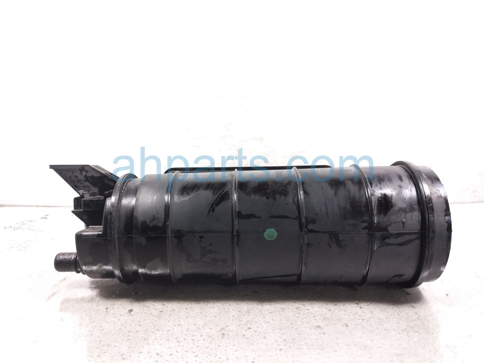 2020 Honda CR V Fuel Vapor Charcoal Canister 1.5t 17300 TLA A02 Replacement 2020 Honda CR V Fuel Vapor Charcoal Canister 1.5t 17300 TLA A02 Replacement thumbnail