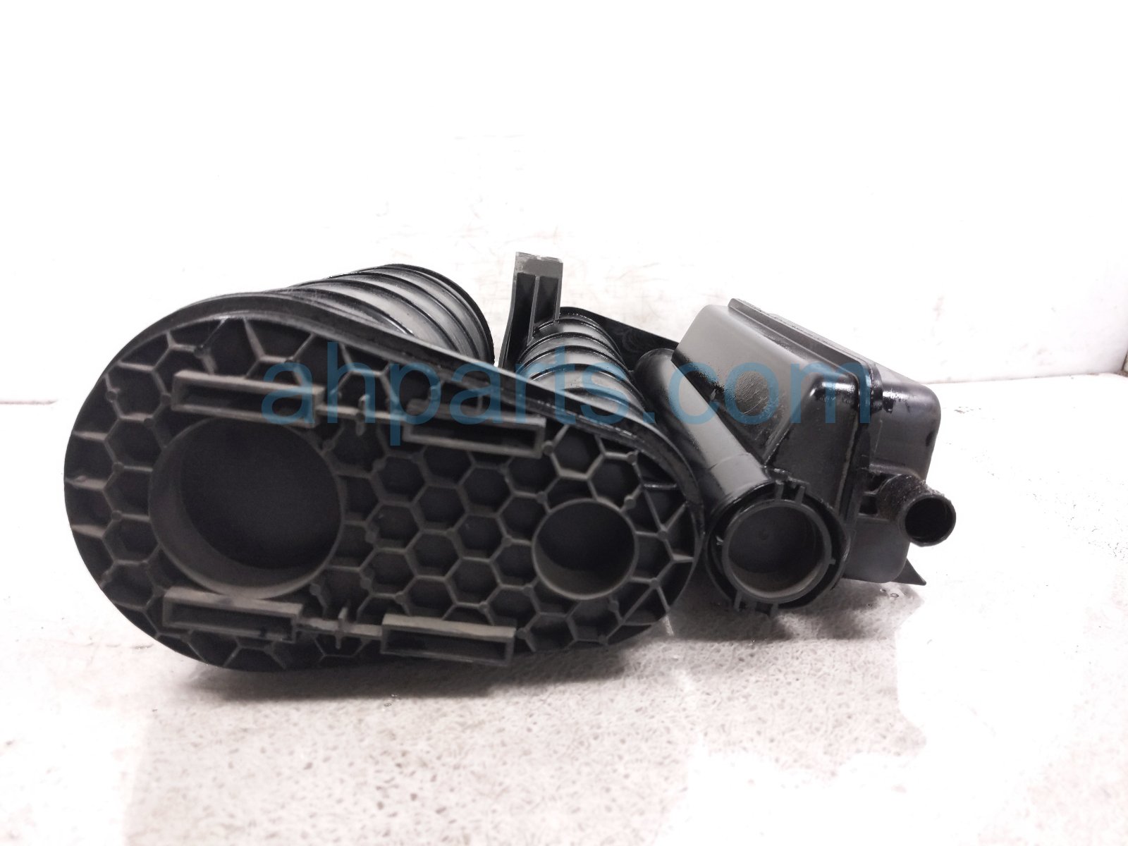 2020 Honda CR V Fuel Vapor Charcoal Canister 1.5t 17300 TLA A02 Replacement 2020 Honda CR V Fuel Vapor Charcoal Canister 1.5t 17300 TLA A02 Replacement thumbnail