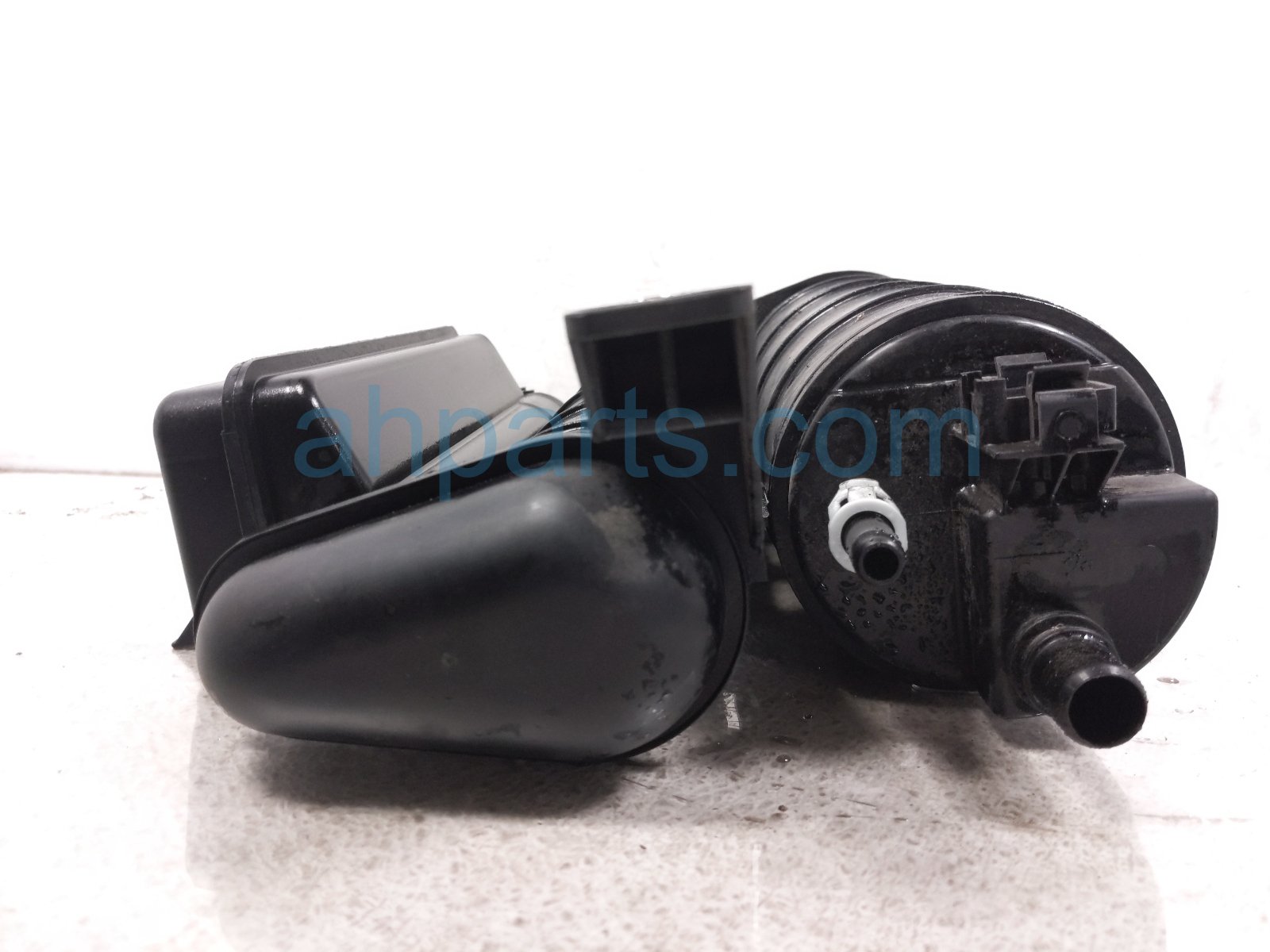 2020 Honda CR V Fuel Vapor Charcoal Canister 1.5t 17300 TLA A02 Replacement 2020 Honda CR V Fuel Vapor Charcoal Canister 1.5t 17300 TLA A02 Replacement thumbnail