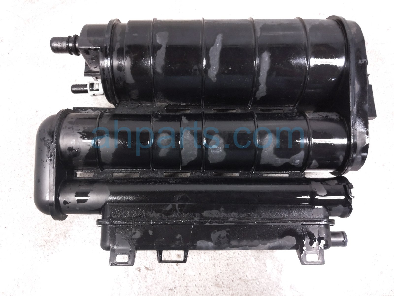 2020 Honda CR V Fuel Vapor Charcoal Canister 1.5t 17300 TLA A02 Replacement 2020 Honda CR V Fuel Vapor Charcoal Canister 1.5t 17300 TLA A02 Replacement thumbnail