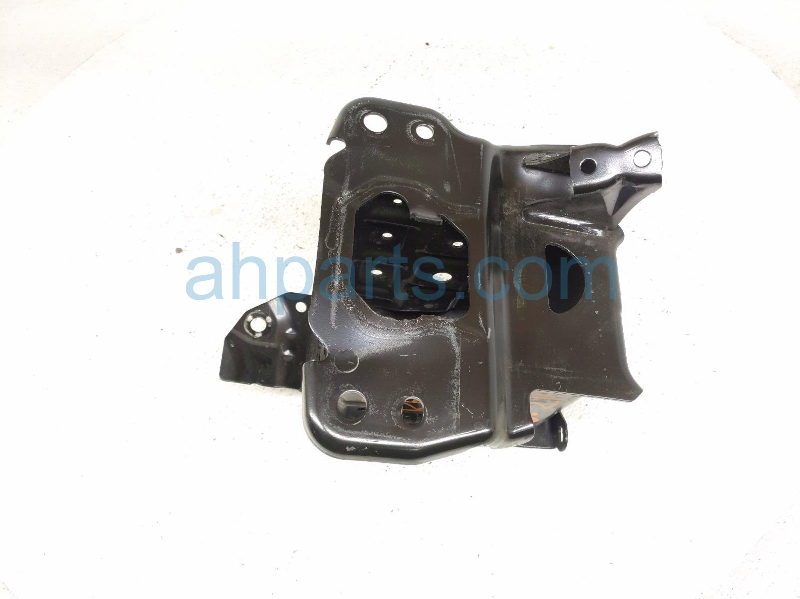 Toyota FR/RH BUMPER IMPACT BAR BRACKET