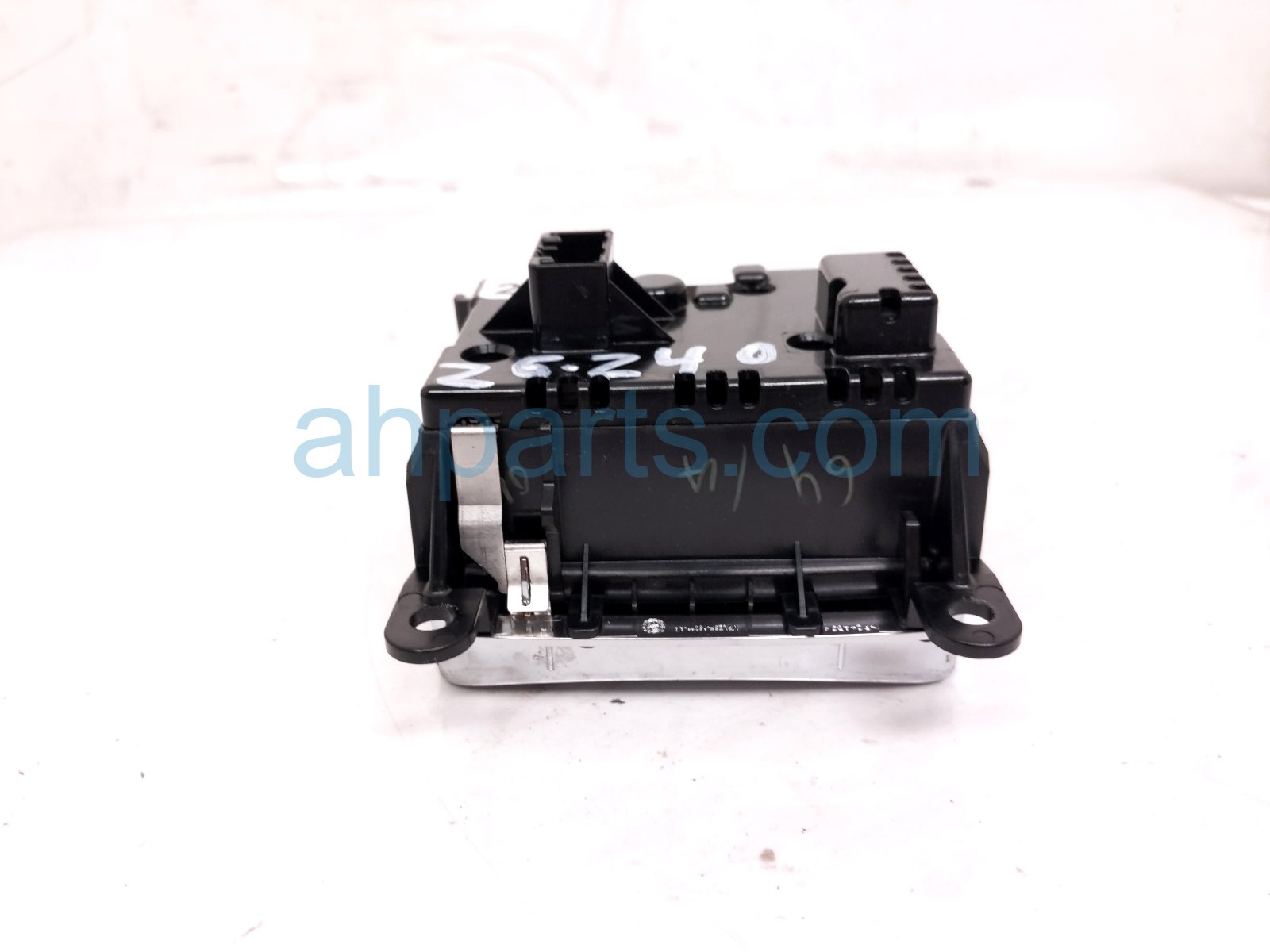 2023 Acura MDX Console Nav Touchpad Sw ctr 39060 TGV A010 M1 Replacement 2023 Acura MDX Console Nav Touchpad Sw ctr 39060 TGV A010 M1 Replacement thumbnail