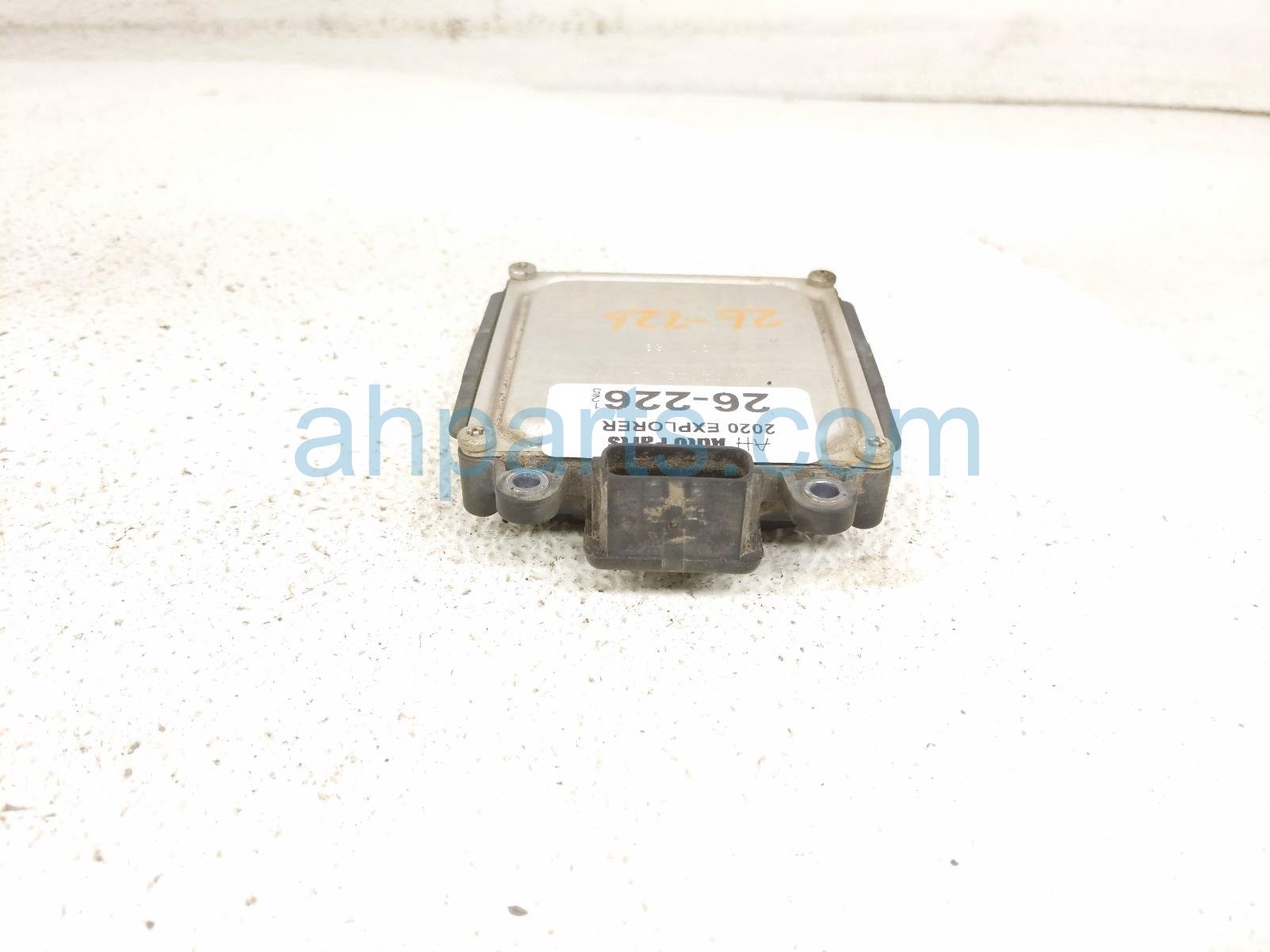 2020 Ford Explorer Rear Driver Blind Spot Radar Unit LC3Z 14C689 C Replacement 2020 Ford Explorer Rear Driver Blind Spot Radar Unit LC3Z 14C689 C Replacement thumbnail