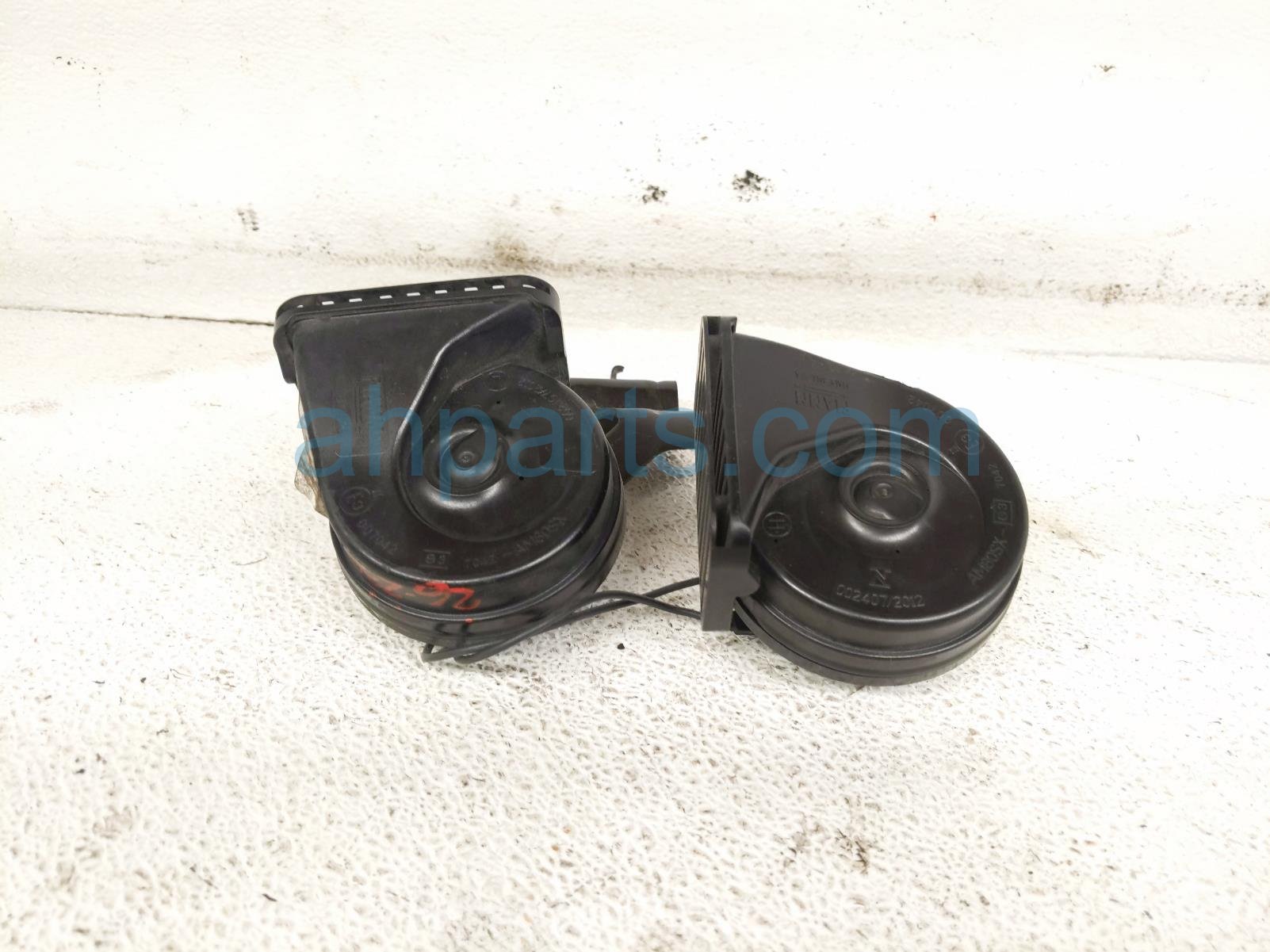 2021 Chevy Blazer High & Low Pitch Horn Assy 84782549 Replacement 2021 Chevy Blazer High & Low Pitch Horn Assy 84782549 Replacement thumbnail