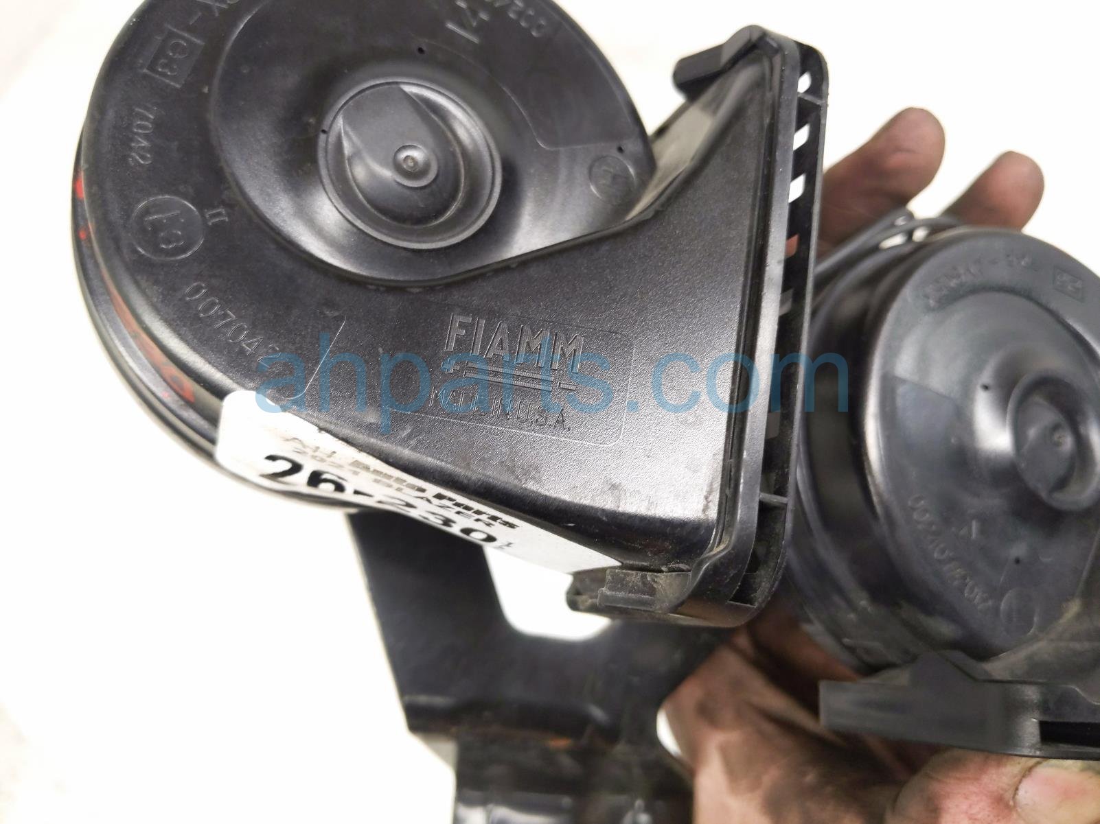 2021 Chevy Blazer High & Low Pitch Horn Assy 84782549 Replacement 2021 Chevy Blazer High & Low Pitch Horn Assy 84782549 Replacement thumbnail