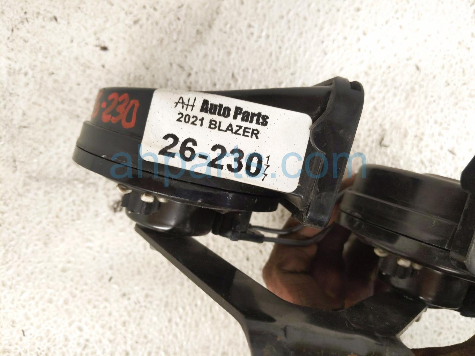 2021 Chevy Blazer High & Low Pitch Horn Assy 84782549 Replacement 2021 Chevy Blazer High & Low Pitch Horn Assy 84782549 Replacement thumbnail