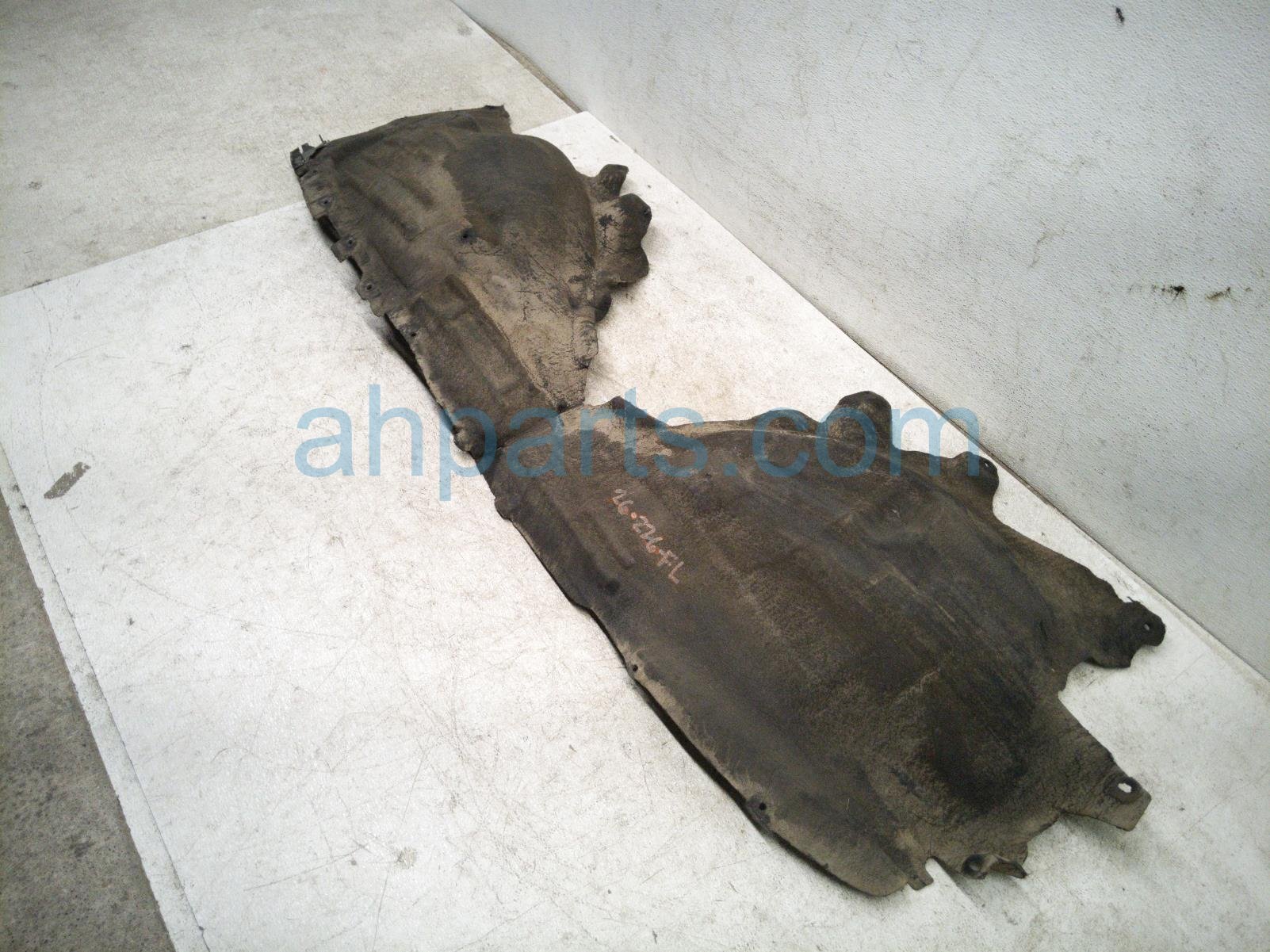 2020 Ford Explorer Front Driver Inner Fender Liner LB5Z 16103 D Replacement 2020 Ford Explorer Front Driver Inner Fender Liner LB5Z 16103 D Replacement thumbnail