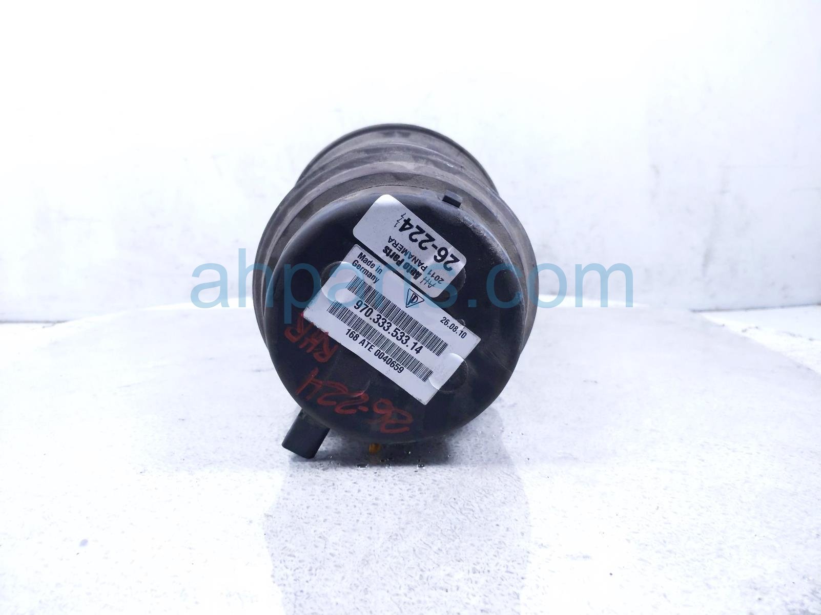 2011 Porsche Panamera Strut / / Shock Absorber Rear Passenger Air Suspension Spring Bag 970 333 533 35 Replacement 2011 Porsche Panamera Strut / / Shock Absorber Rear Passenger Air Suspension Spring Bag 970 333 533 35 Replacement thumbnail
