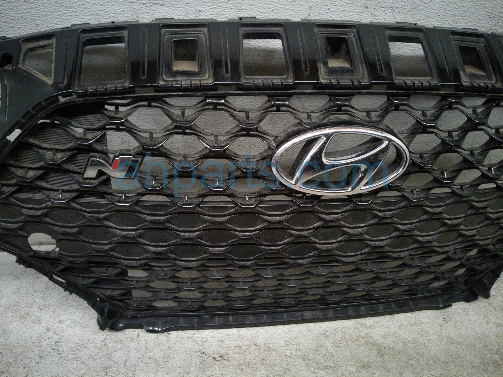 2020 Hyundai Veloster Front Radiator Grille Red 86351 K9000 Replacement 2020 Hyundai Veloster Front Radiator Grille Red 86351 K9000 Replacement thumbnail