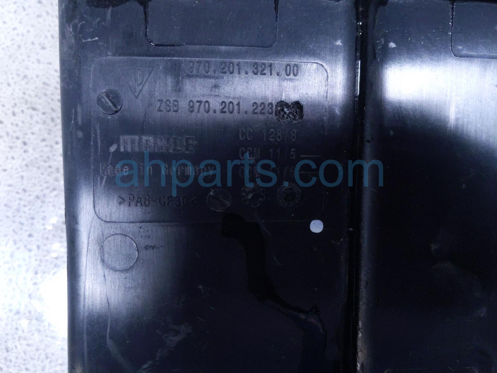 2011 Porsche Panamera Fuel Vapor Charcoal Canister 4.8l 970 201 223 00 Replacement 2011 Porsche Panamera Fuel Vapor Charcoal Canister 4.8l 970 201 223 00 Replacement thumbnail