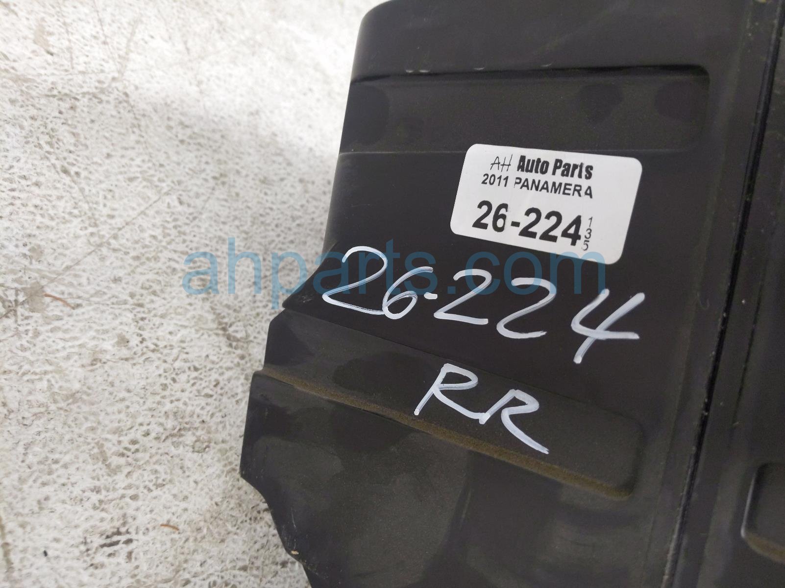 2011 Porsche Panamera Speaker Rear Passenger Subwoofer Assy W/enclosure 970 645 565 04 Replacement 2011 Porsche Panamera Speaker Rear Passenger Subwoofer Assy W/enclosure 970 645 565 04 Replacement thumbnail