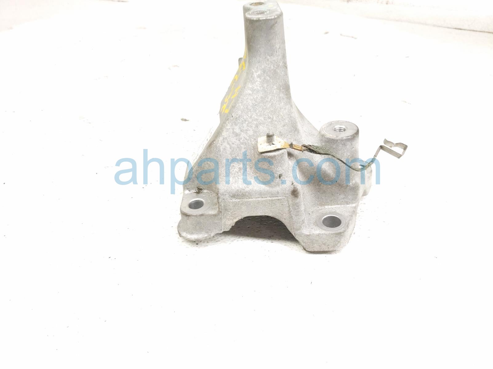 2024 Jeep Grand Cherokee Engine/motor Driver Engine Mount Bracket 3.6 Awd 68375851AA Replacement 2024 Jeep Grand Cherokee Engine/motor Driver Engine Mount Bracket 3.6 Awd 68375851AA Replacement thumbnail