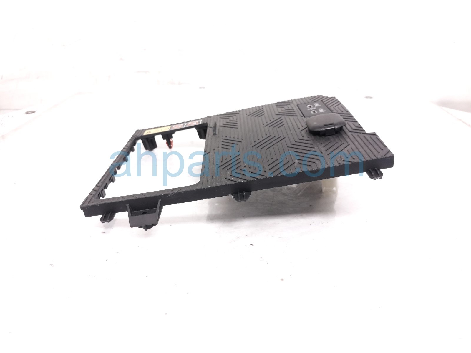 2024 Toyota Tacoma Center Console Front Tray W/usb blk 58844 AK020 Replacement 2024 Toyota Tacoma Center Console Front Tray W/usb blk 58844 AK020 Replacement thumbnail