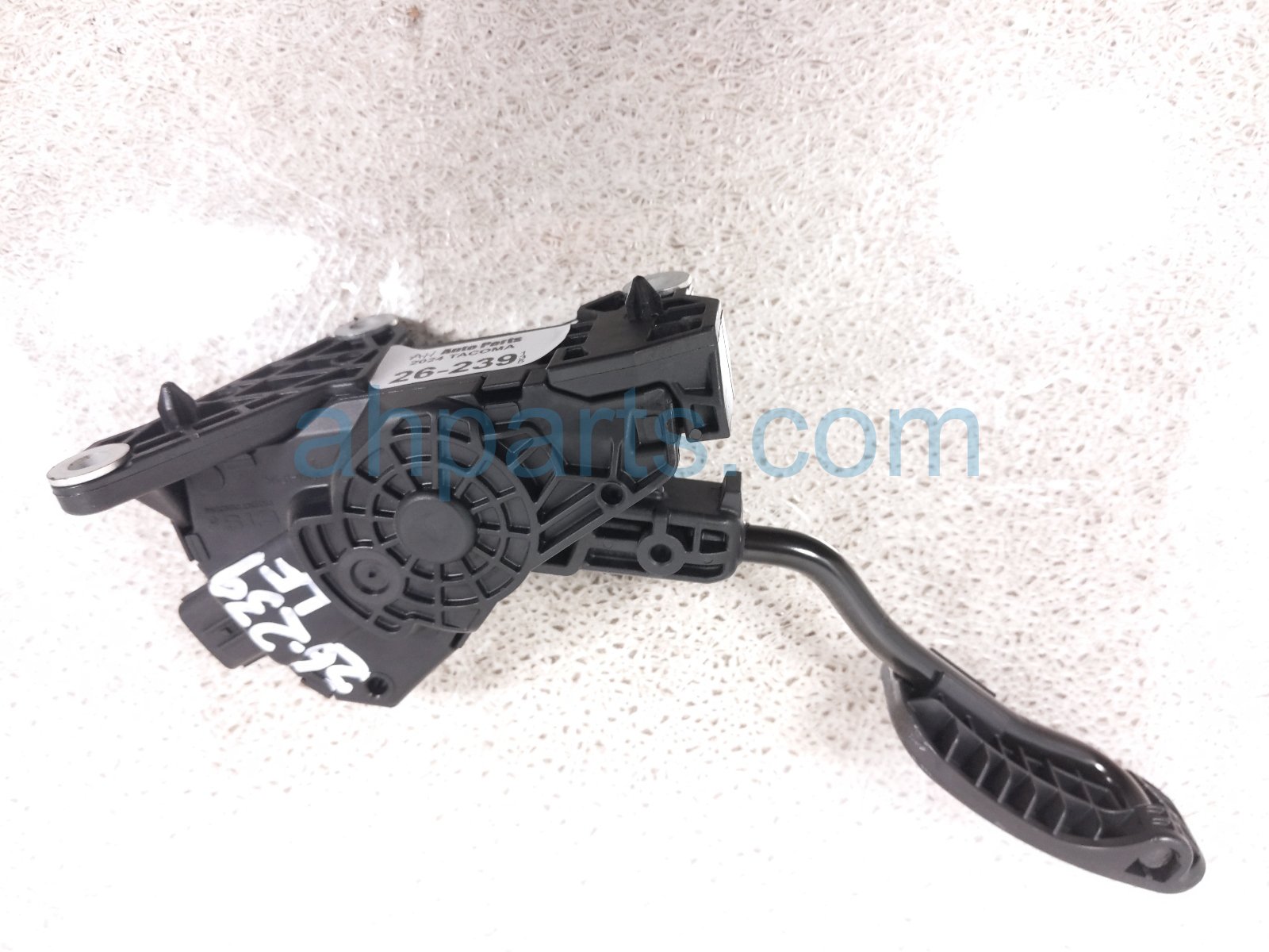 $65 Toyota GAS / ACCELERATOR PEDAL ASSY - 2.4L