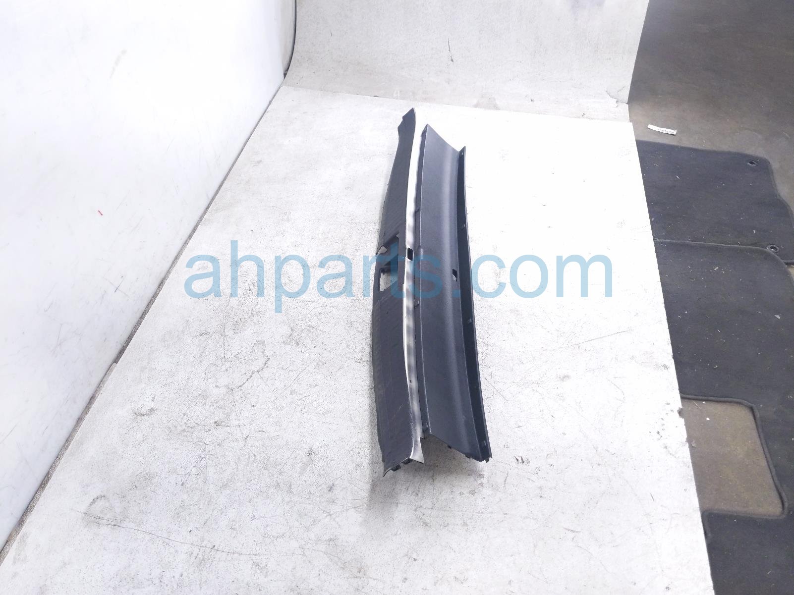 2023 Acura MDX Rear Cargo Sill Scuff Plate Blk 84640 TYA A12ZA Replacement 2023 Acura MDX Rear Cargo Sill Scuff Plate Blk 84640 TYA A12ZA Replacement thumbnail