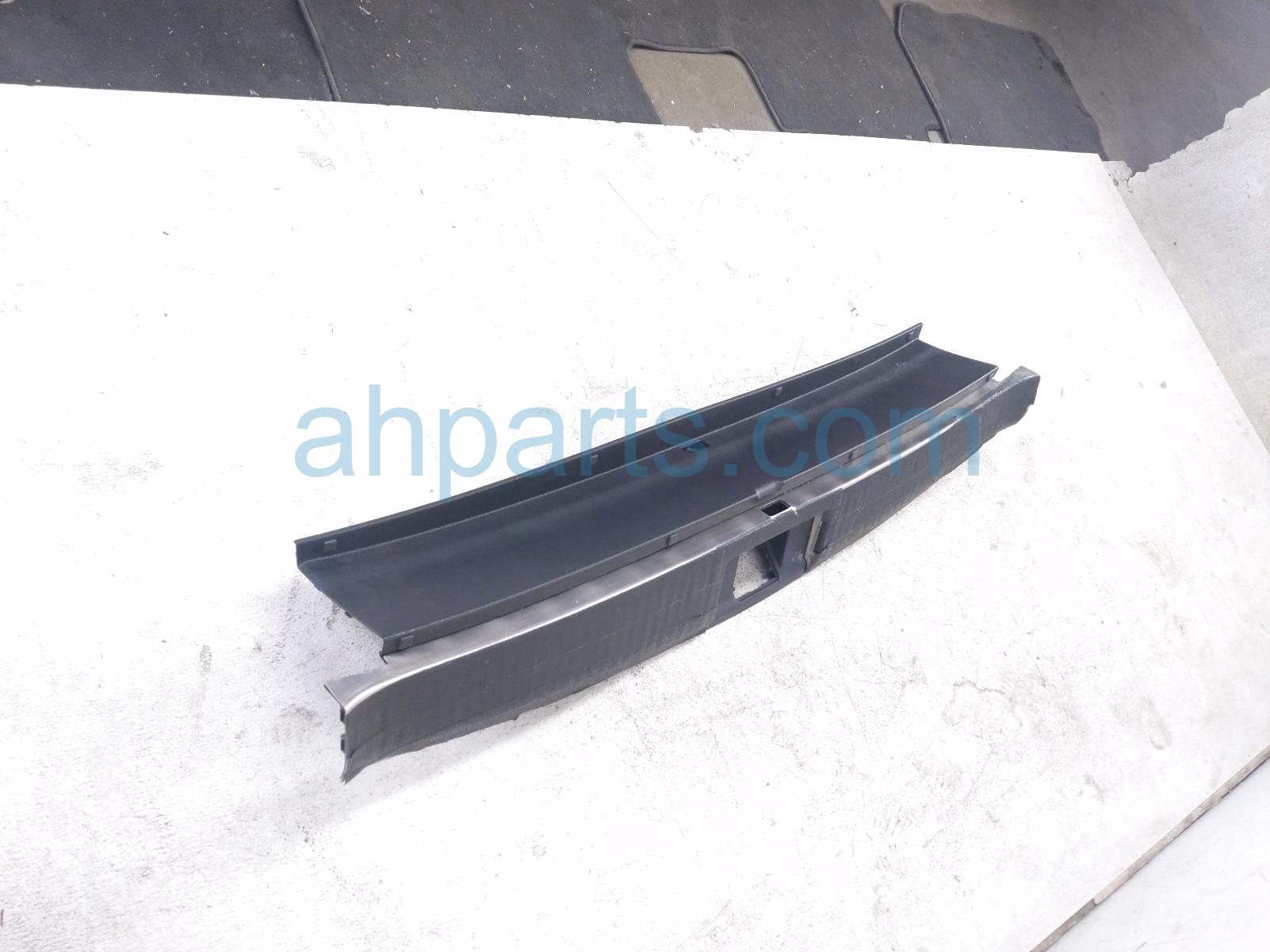 2023 Acura MDX Rear Cargo Sill Scuff Plate Blk 84640 TYA A12ZA Replacement 2023 Acura MDX Rear Cargo Sill Scuff Plate Blk 84640 TYA A12ZA Replacement thumbnail