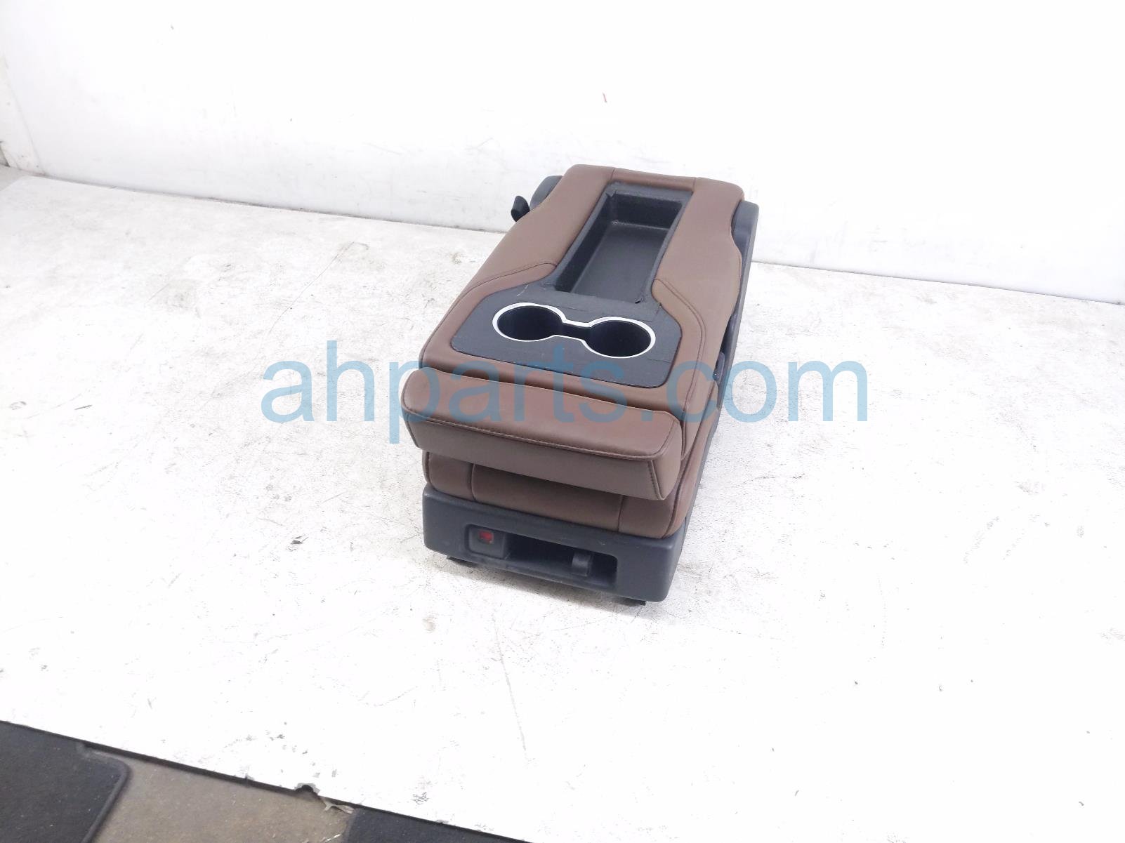 2023 Acura MDX Rear / Back (2nd Row) 2nd Row Ctr Seat Assy Brn Lthr 81921 TYA A41ZB Replacement 2023 Acura MDX Rear / Back (2nd Row) 2nd Row Ctr Seat Assy Brn Lthr 81921 TYA A41ZB Replacement thumbnail