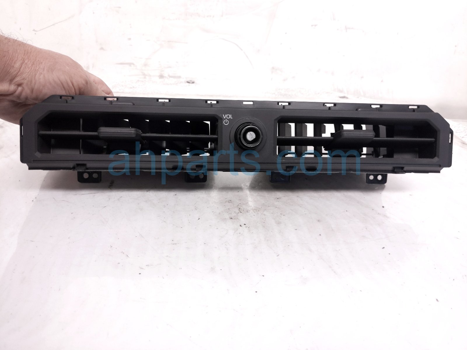$149 Toyota CENTER DASH AIR VENT ASSY - BLK