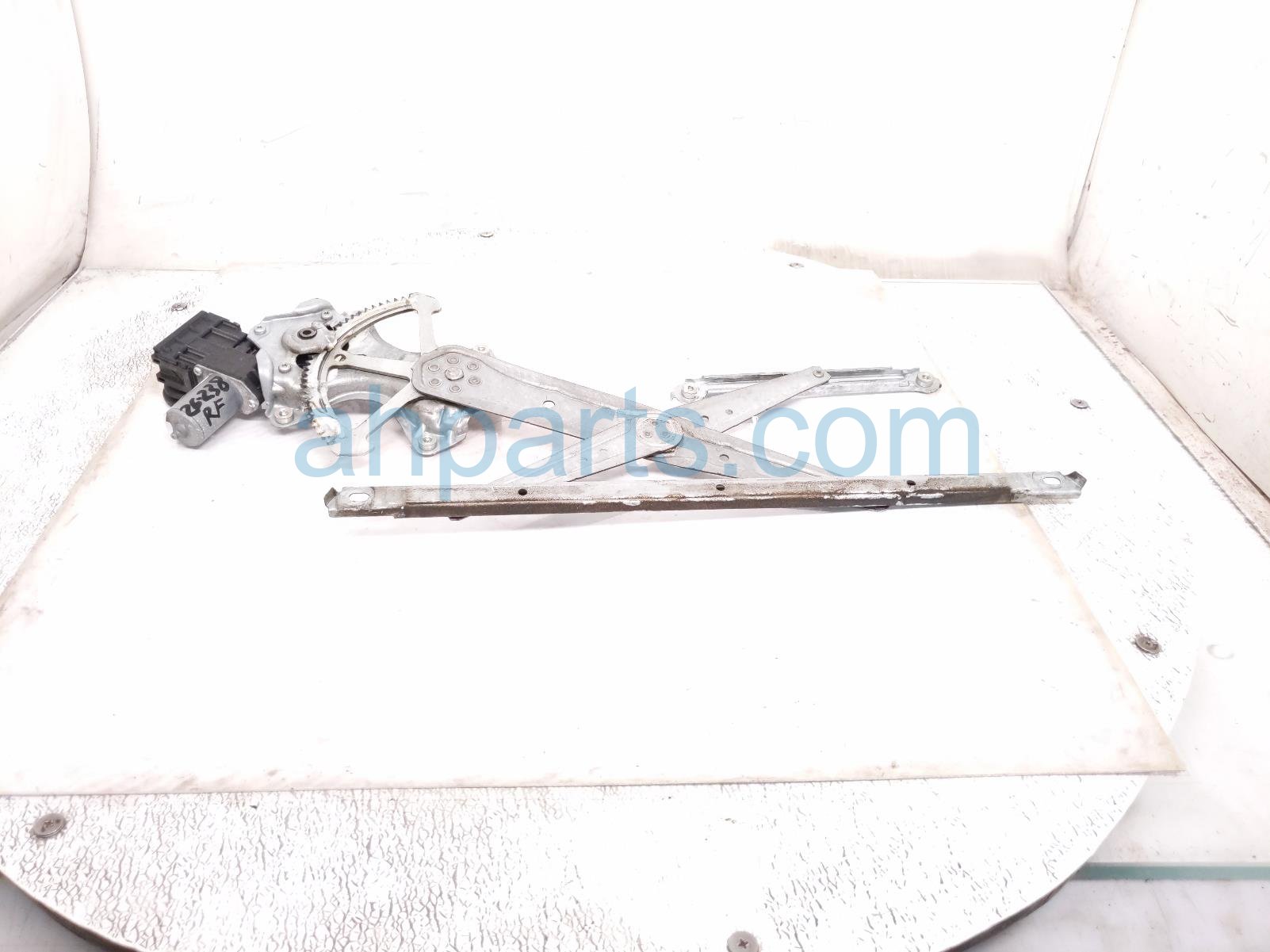 $85 Toyota FR/RH WINDOW REGULATOR & MOTOR