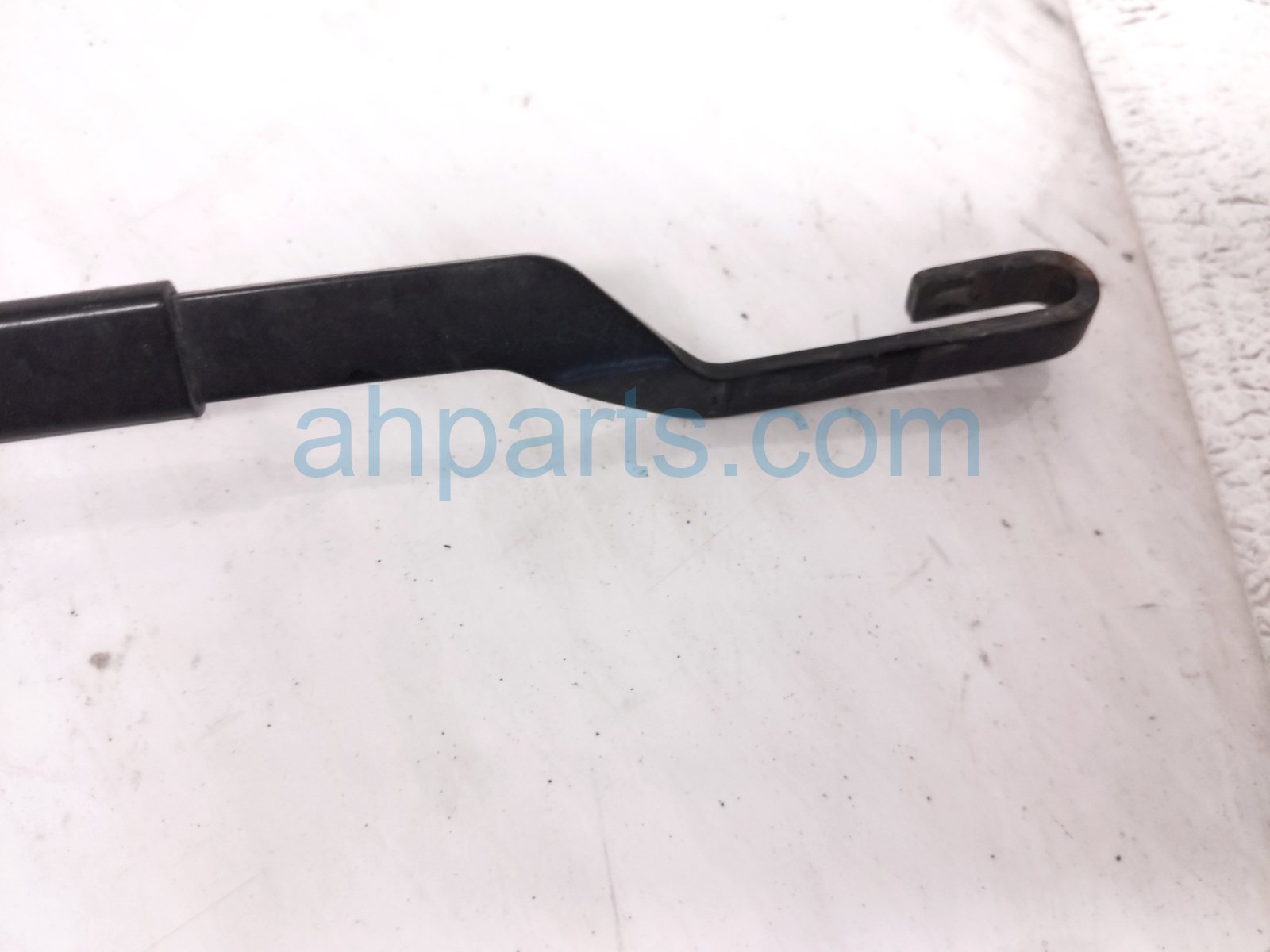 2020 Toyota Camry Driver Windshield Wiper Arm 85221 06250 Replacement 2020 Toyota Camry Driver Windshield Wiper Arm 85221 06250 Replacement thumbnail