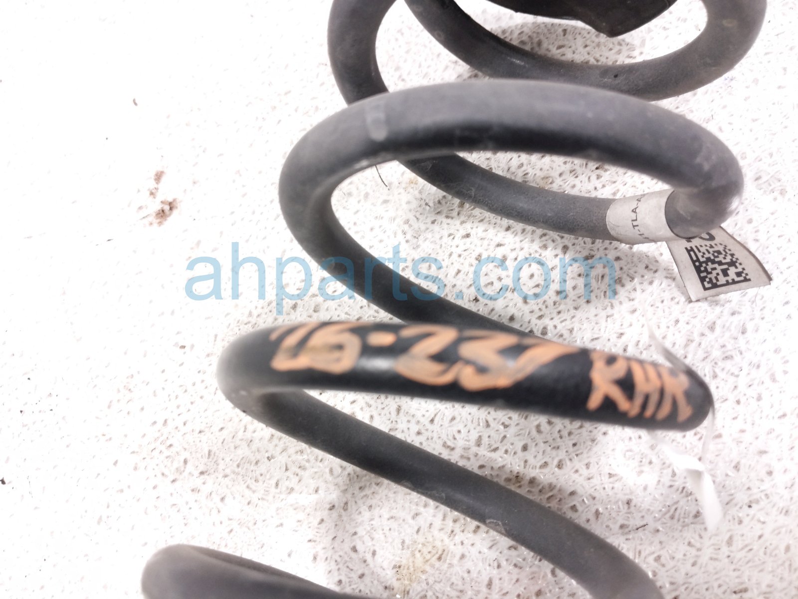 2020 Honda CR V Strut / / Shock Absorber Rear Passenger Coil Spring Awd 52441 TLA A81 Replacement 2020 Honda CR V Strut / / Shock Absorber Rear Passenger Coil Spring Awd 52441 TLA A81 Replacement thumbnail
