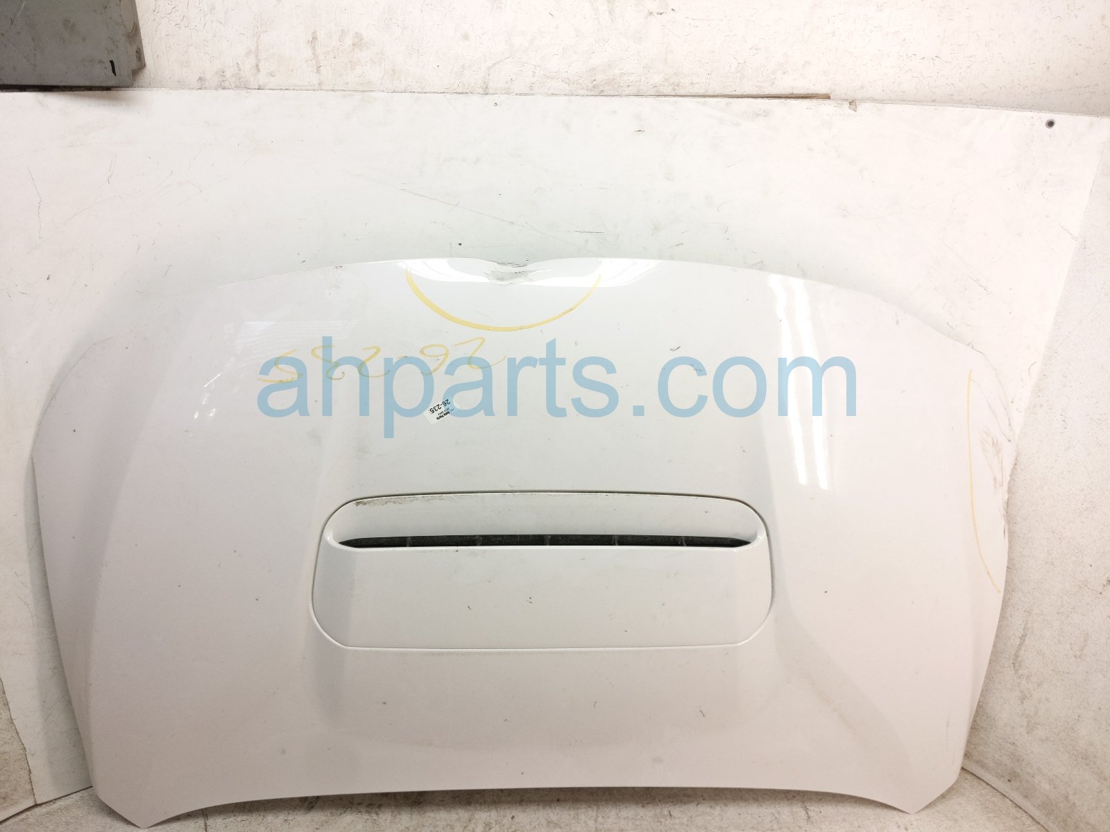 HOOD - WHITE *HOOD SCOOP