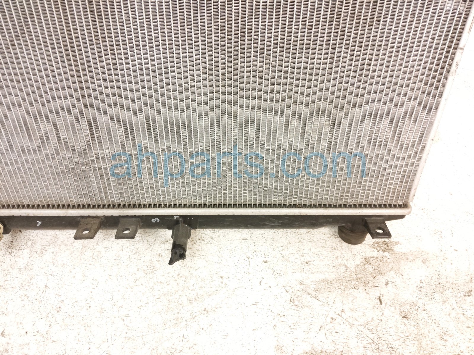 2023 Acura MDX Radiator 3.5l At Awd 19010 61A A01 Replacement 2023 Acura MDX Radiator 3.5l At Awd 19010 61A A01 Replacement thumbnail